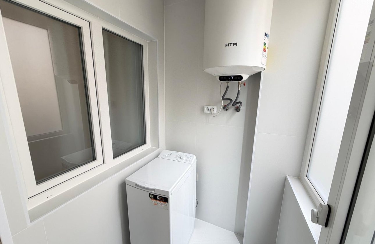 Herverkoop - Penthouse -
Torrevieja - Estacion De Autobuses