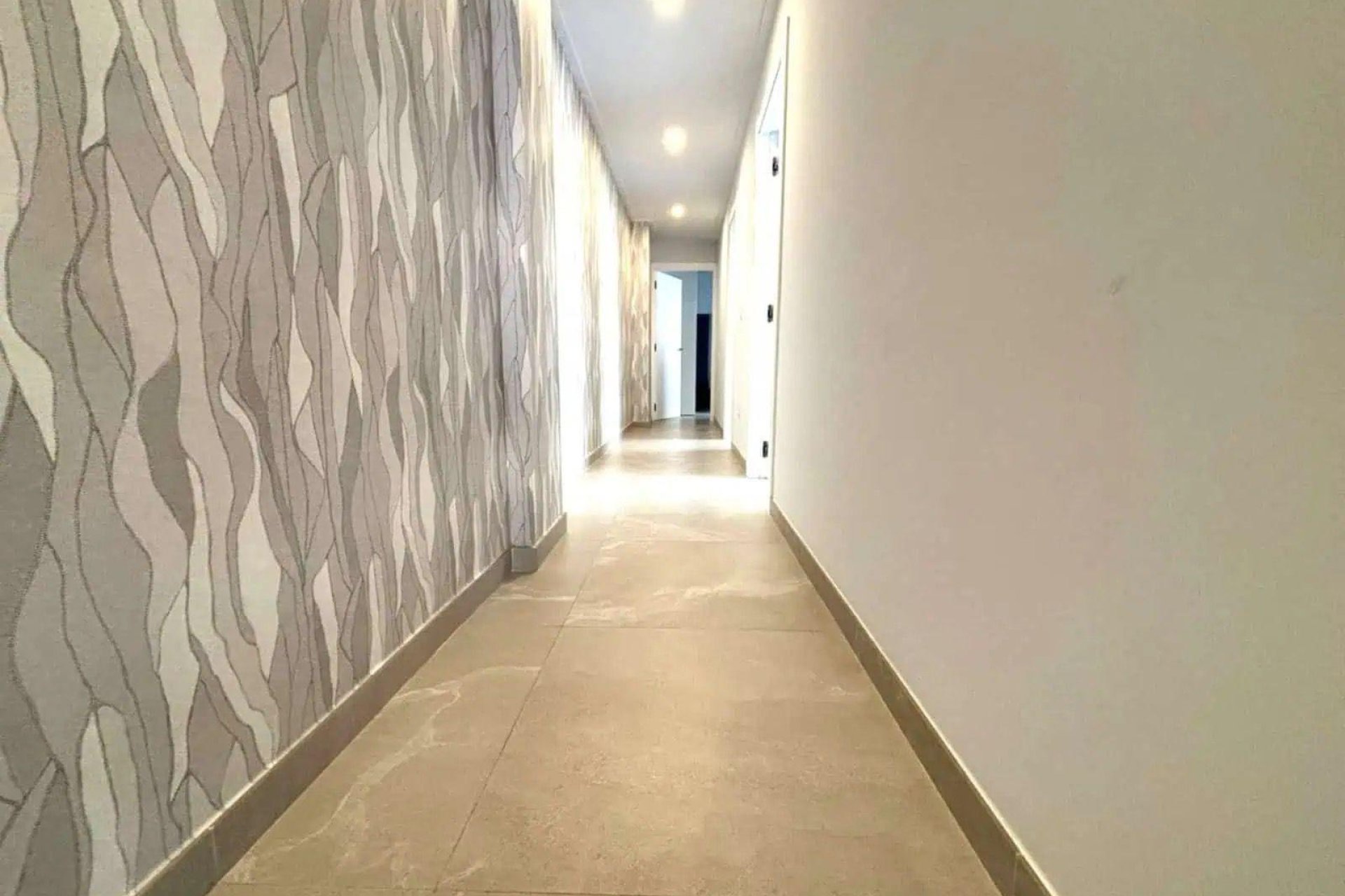 Herverkoop - Penthouse -
Torrevieja - Las Piscinas Naturales