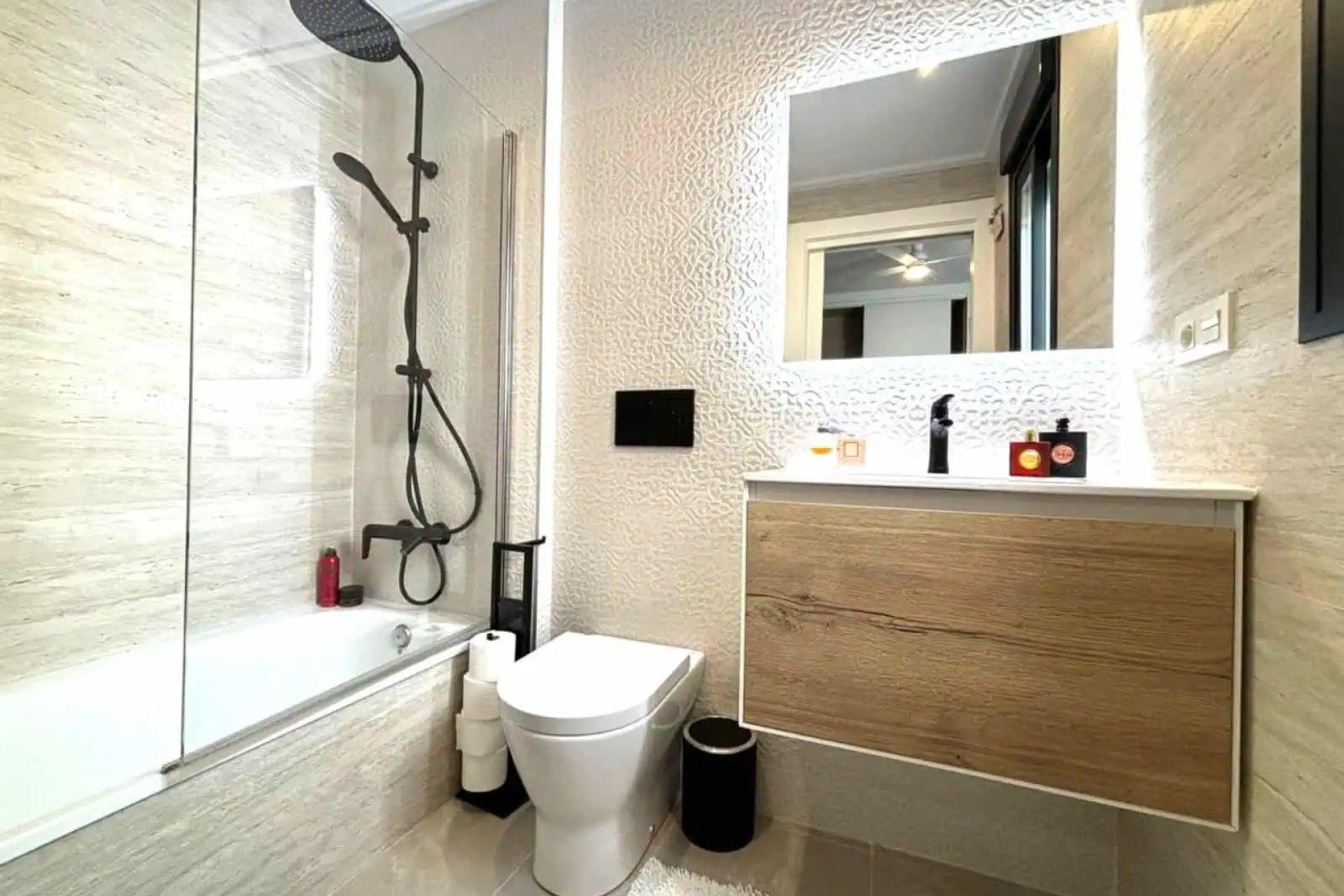 Herverkoop - Penthouse -
Torrevieja - Las Piscinas Naturales