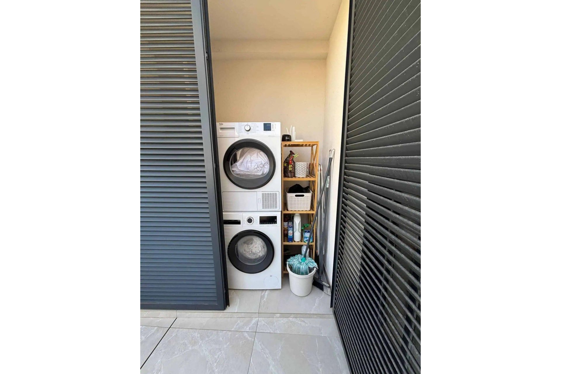 Herverkoop - Penthouse -
Torrevieja - Las Piscinas Naturales