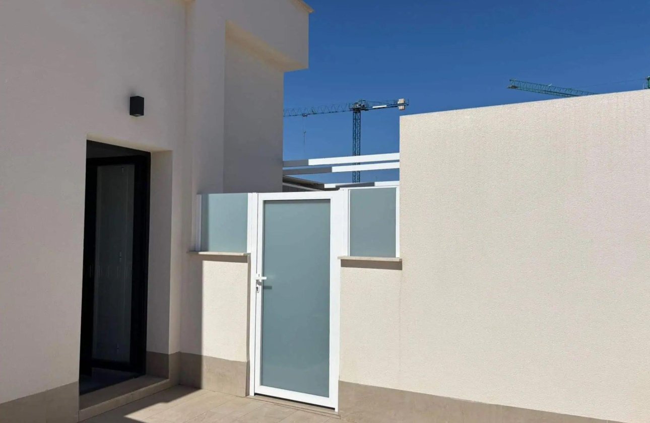 Herverkoop - Penthouse -
Torrevieja - Las Piscinas Naturales