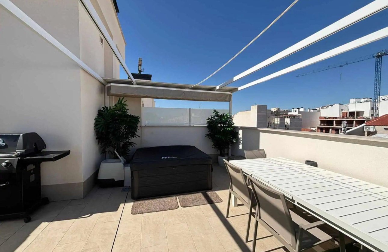Herverkoop - Penthouse -
Torrevieja - Las Piscinas Naturales