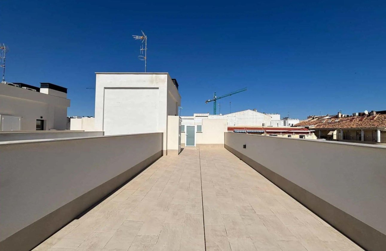 Herverkoop - Penthouse -
Torrevieja - Las Piscinas Naturales