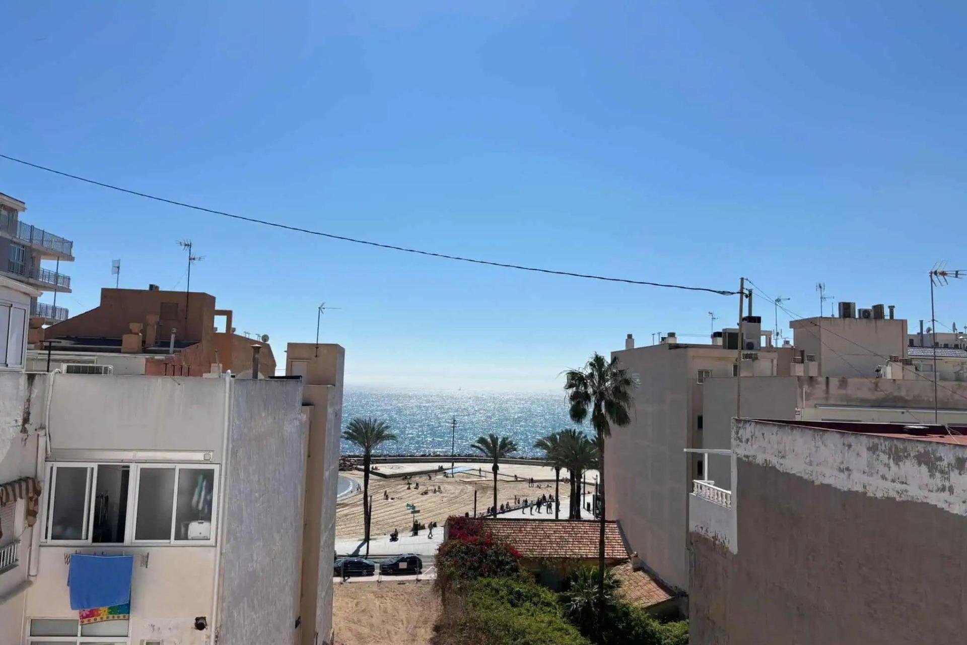 Herverkoop - Penthouse -
Torrevieja - Las Piscinas Naturales