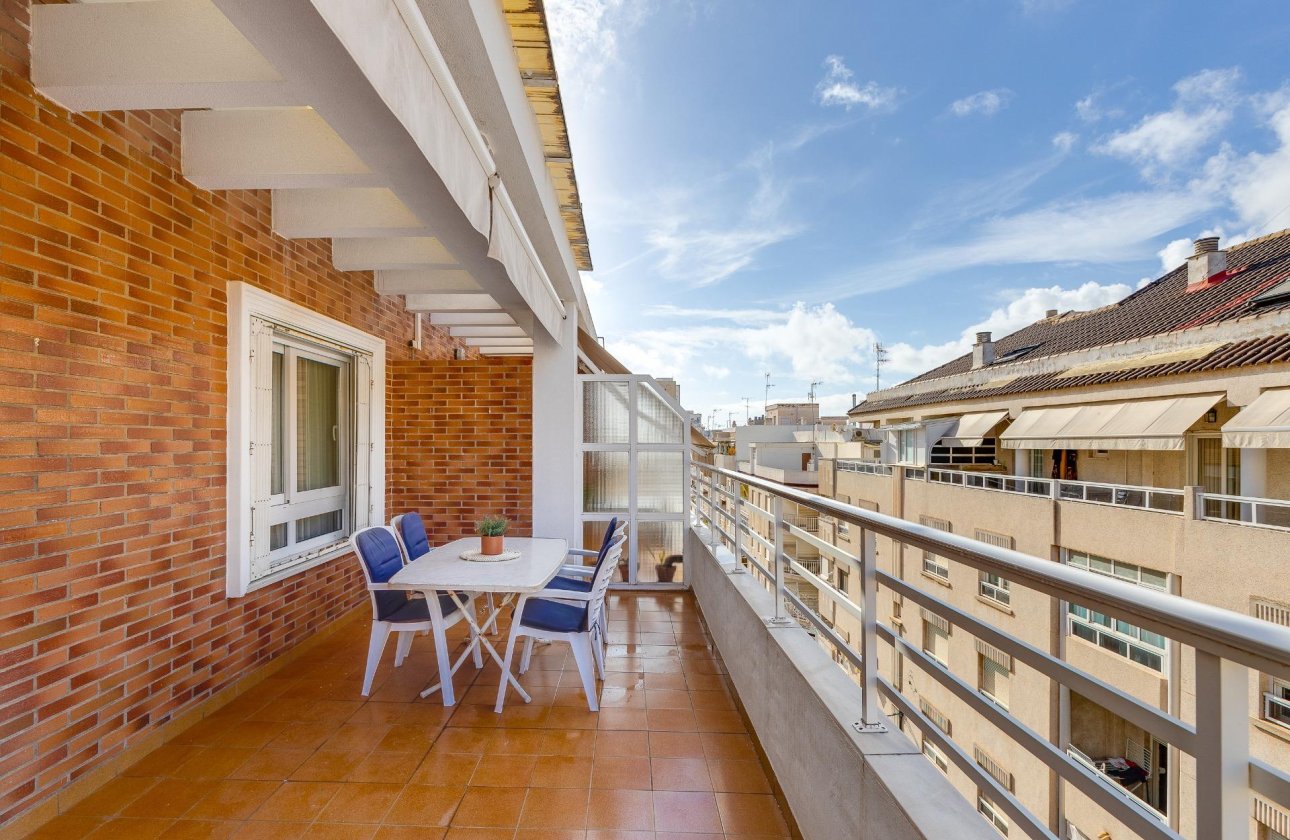 Herverkoop - Penthouse -
Torrevieja - Paseo Maritimo