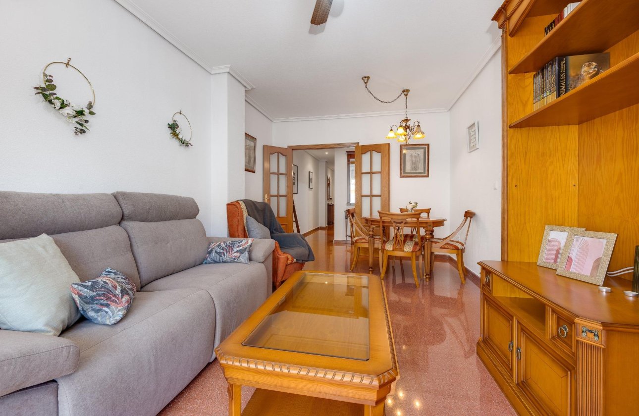 Herverkoop - Penthouse -
Torrevieja - Paseo Maritimo