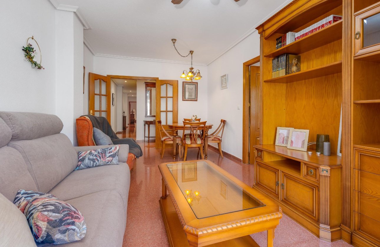 Herverkoop - Penthouse -
Torrevieja - Paseo Maritimo