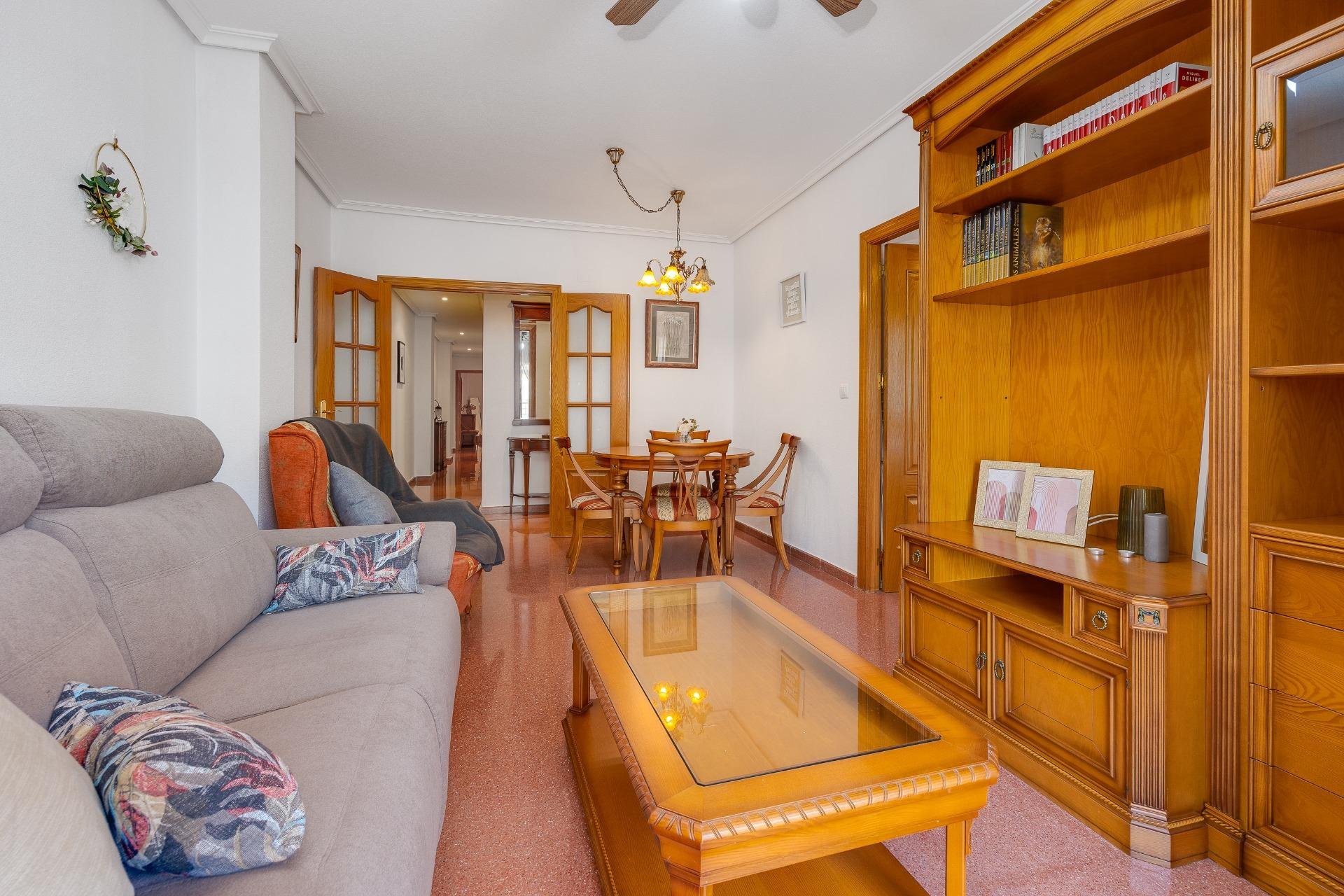 Herverkoop - Penthouse -
Torrevieja - Paseo Maritimo