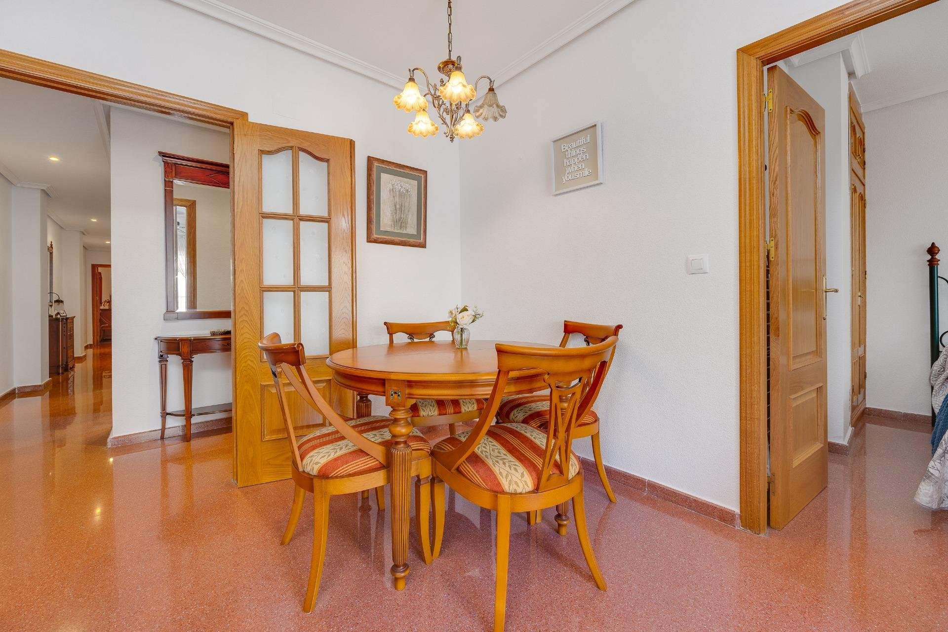Herverkoop - Penthouse -
Torrevieja - Paseo Maritimo