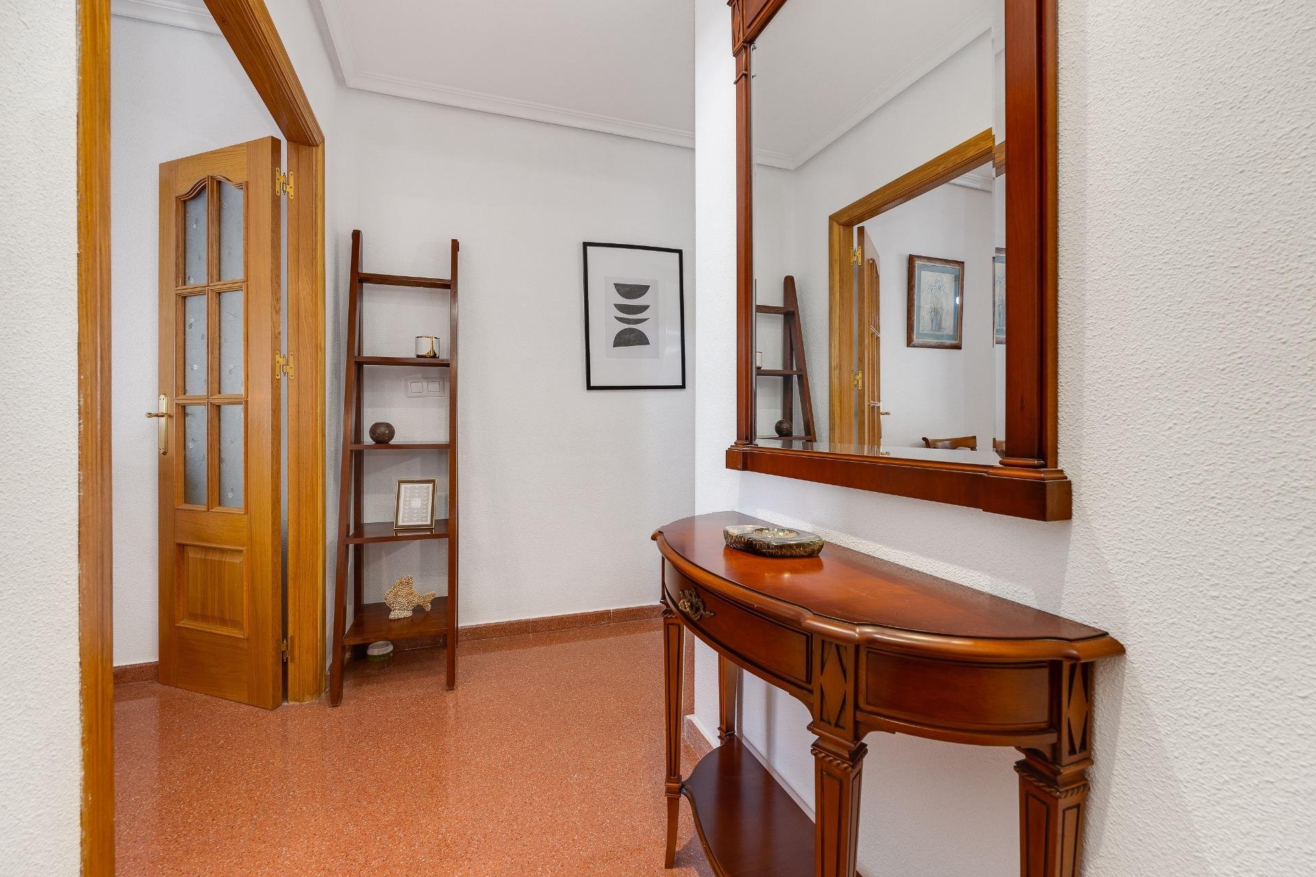 Herverkoop - Penthouse -
Torrevieja - Paseo Maritimo