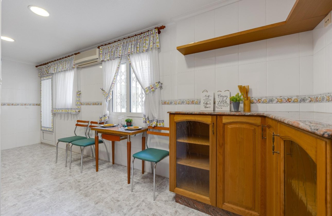 Herverkoop - Penthouse -
Torrevieja - Paseo Maritimo