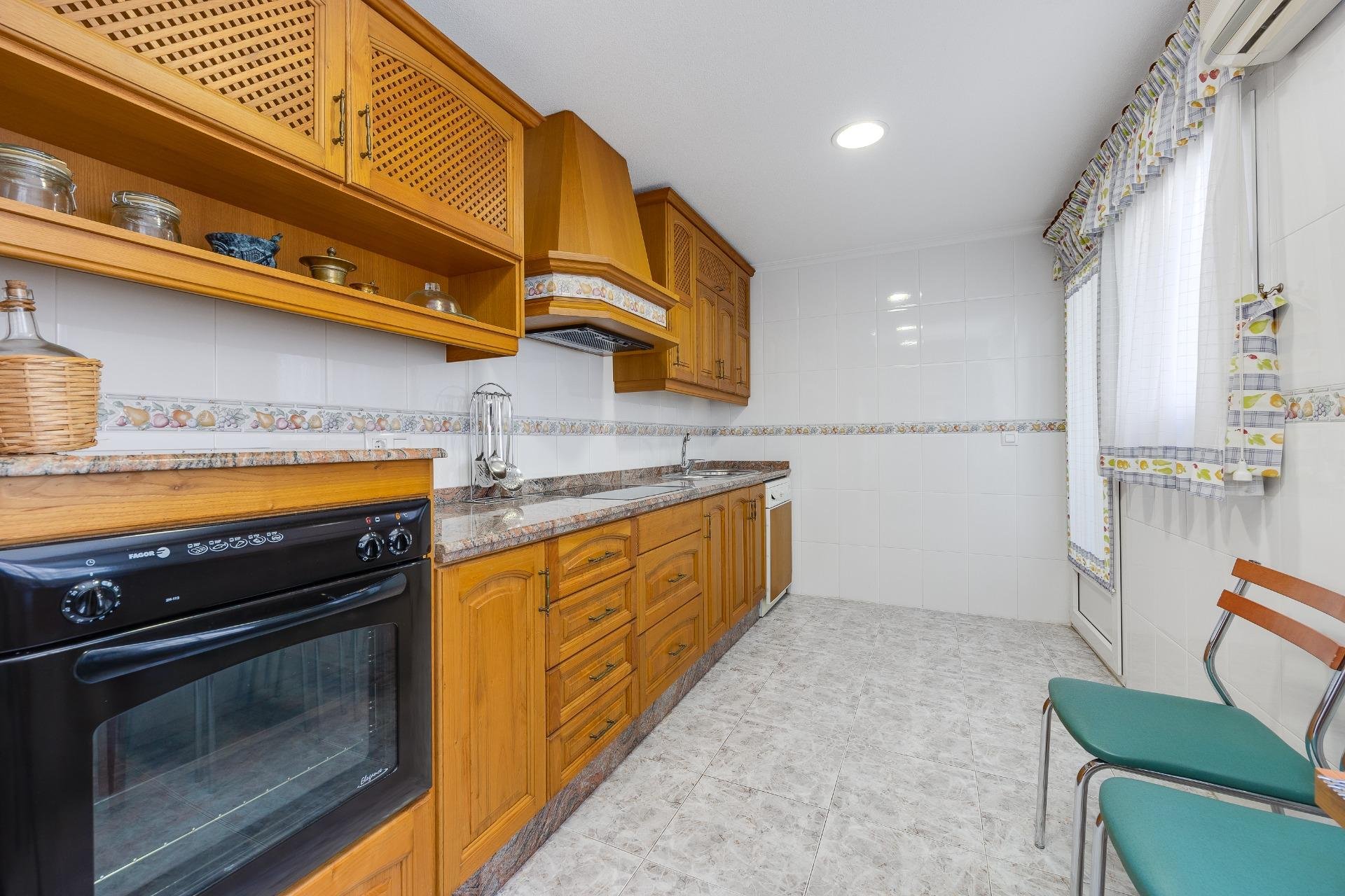 Herverkoop - Penthouse -
Torrevieja - Paseo Maritimo