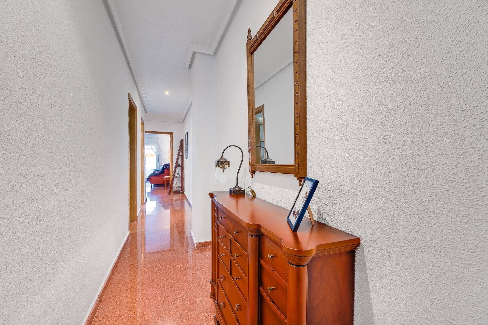 Herverkoop - Penthouse -
Torrevieja - Paseo Maritimo