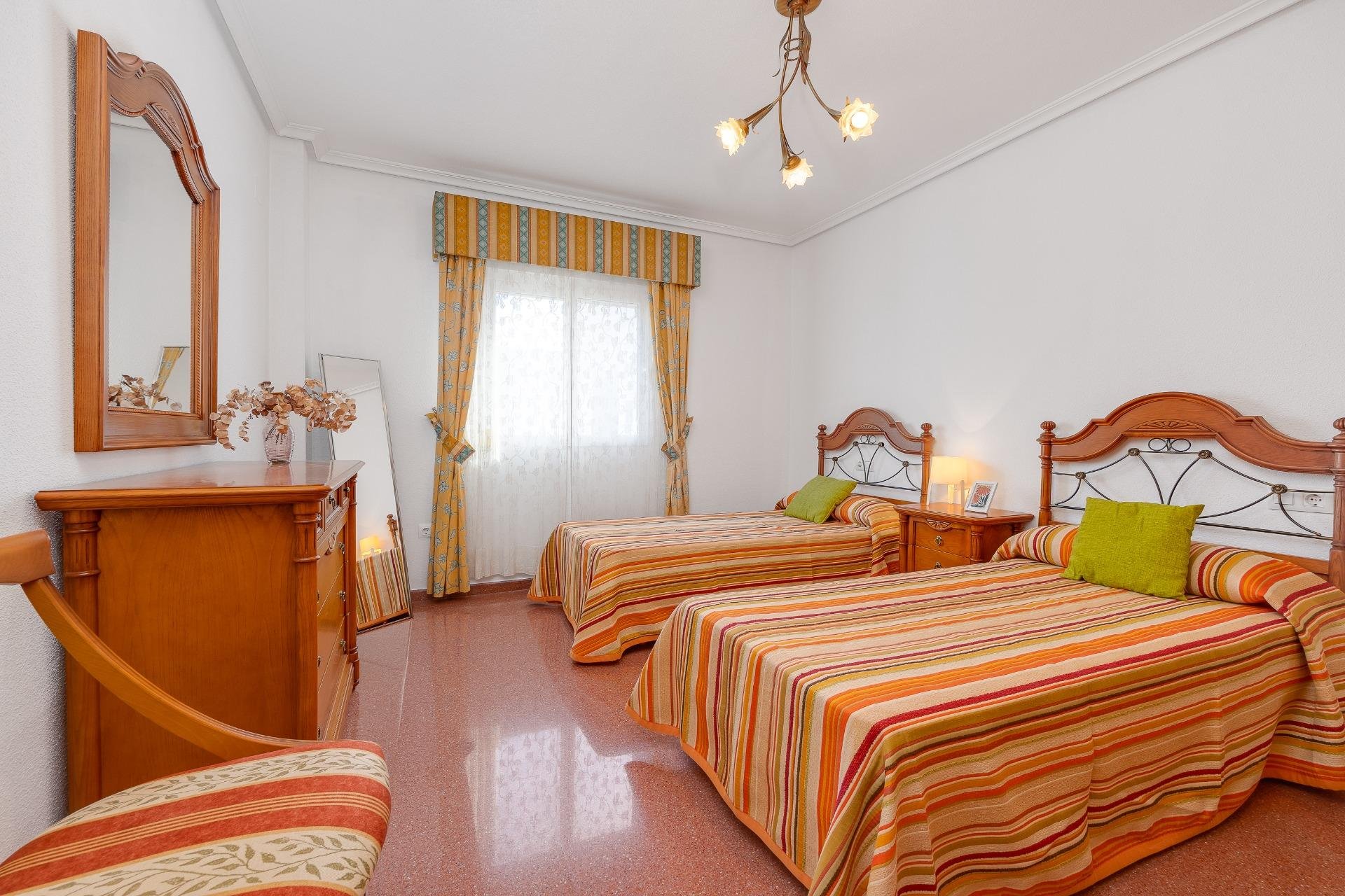 Herverkoop - Penthouse -
Torrevieja - Paseo Maritimo