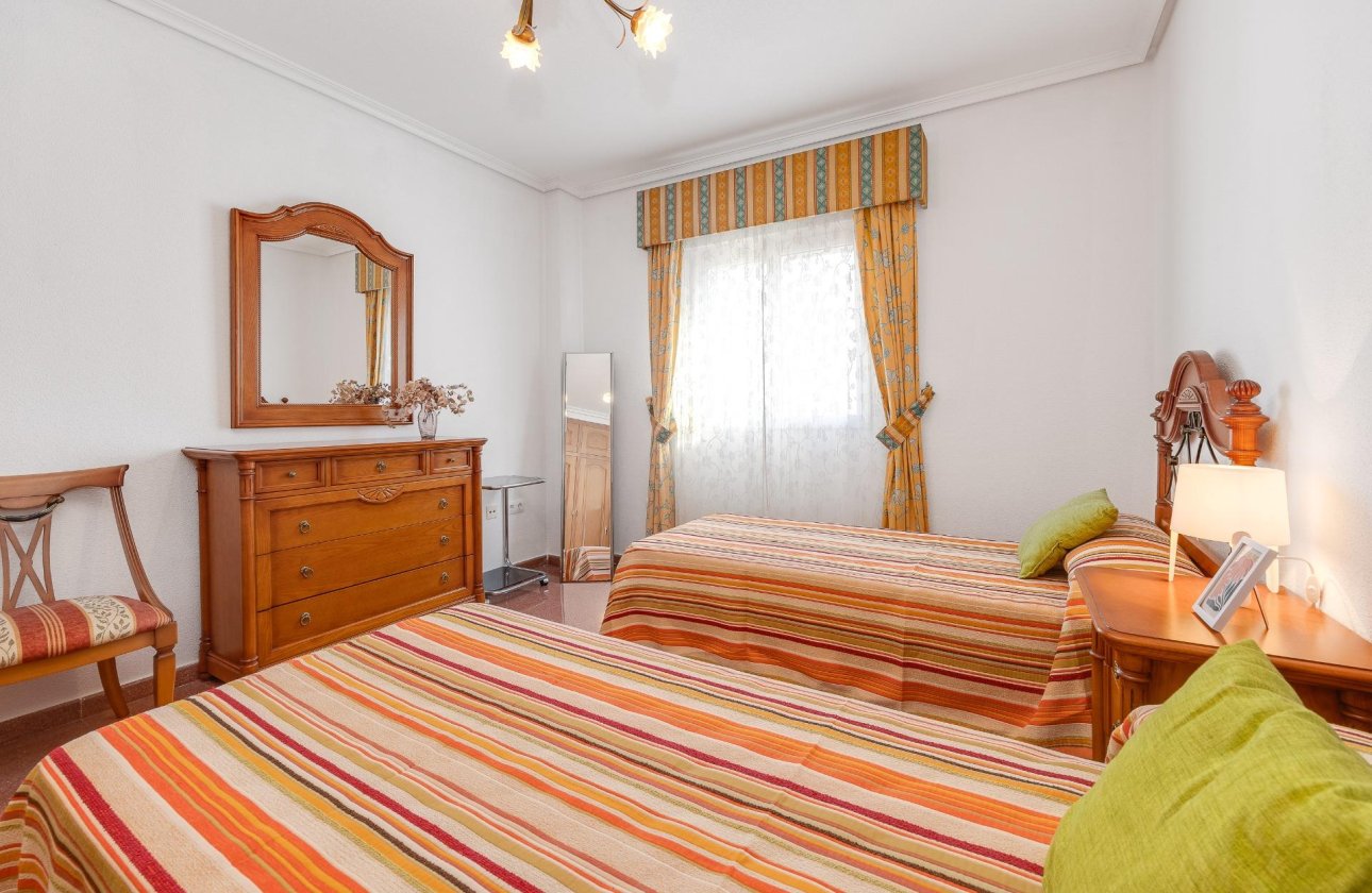 Herverkoop - Penthouse -
Torrevieja - Paseo Maritimo