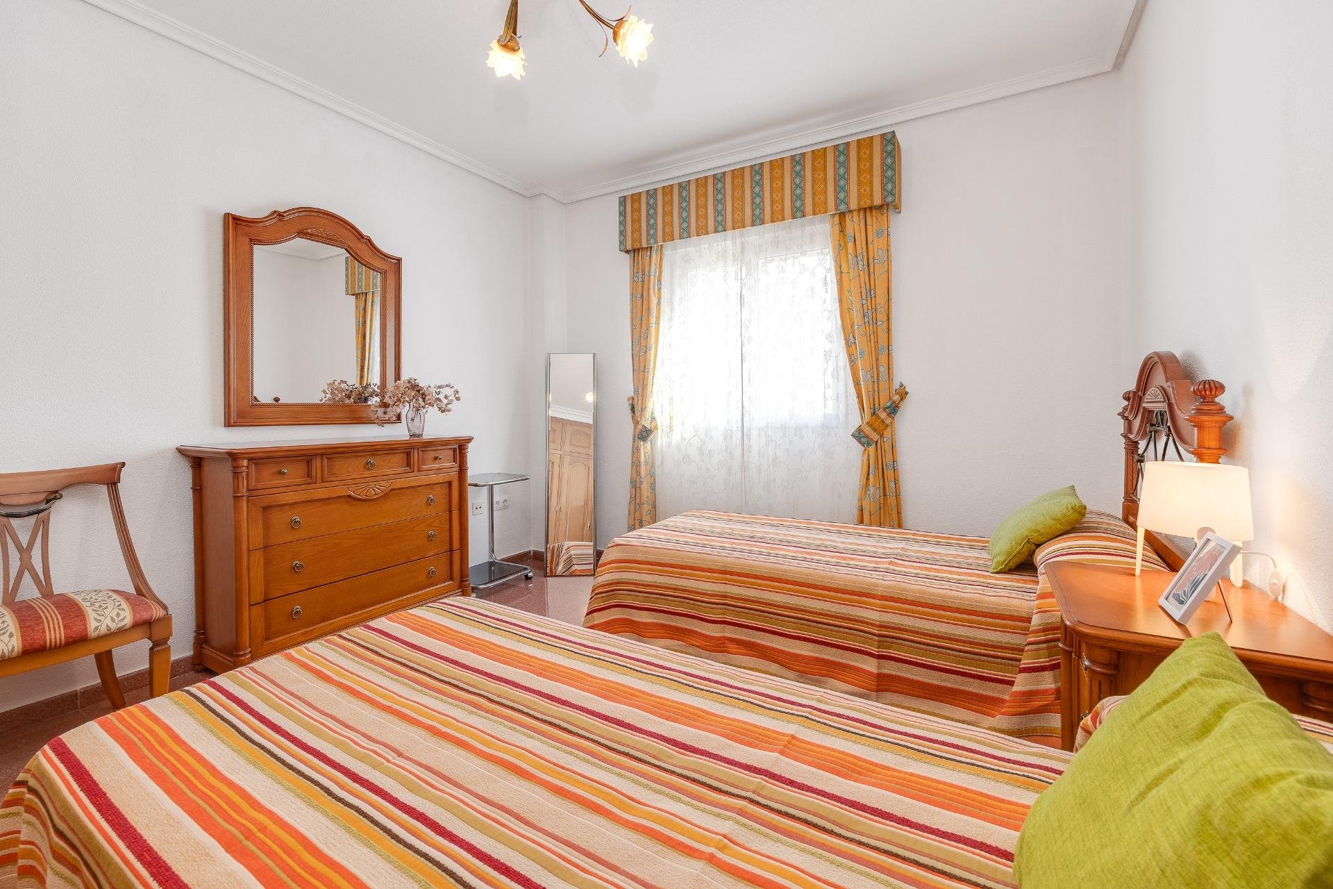 Herverkoop - Penthouse -
Torrevieja - Paseo Maritimo