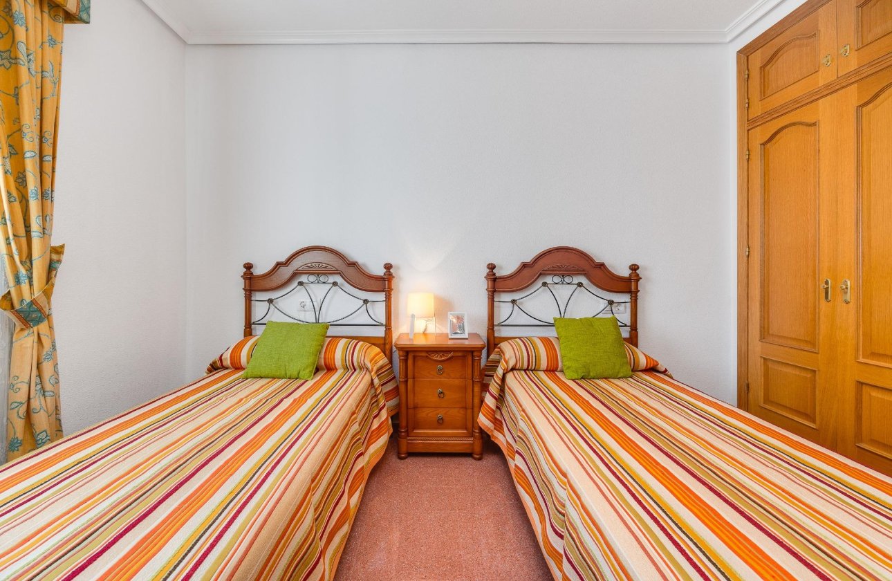 Herverkoop - Penthouse -
Torrevieja - Paseo Maritimo