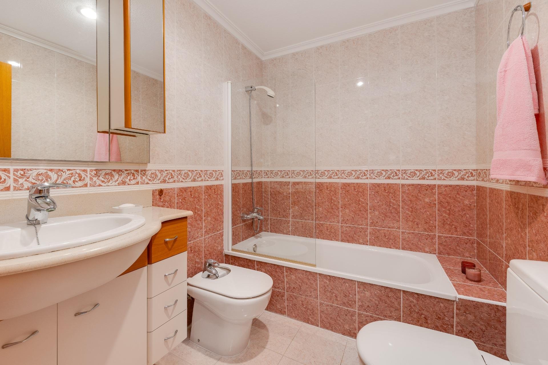 Herverkoop - Penthouse -
Torrevieja - Paseo Maritimo