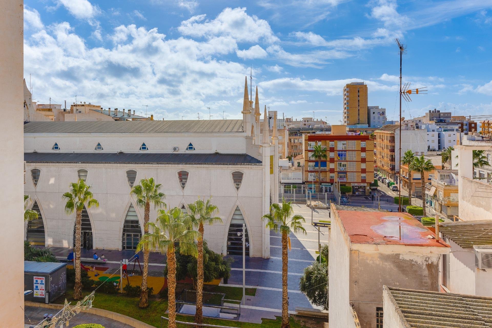 Herverkoop - Penthouse -
Torrevieja - Paseo Maritimo