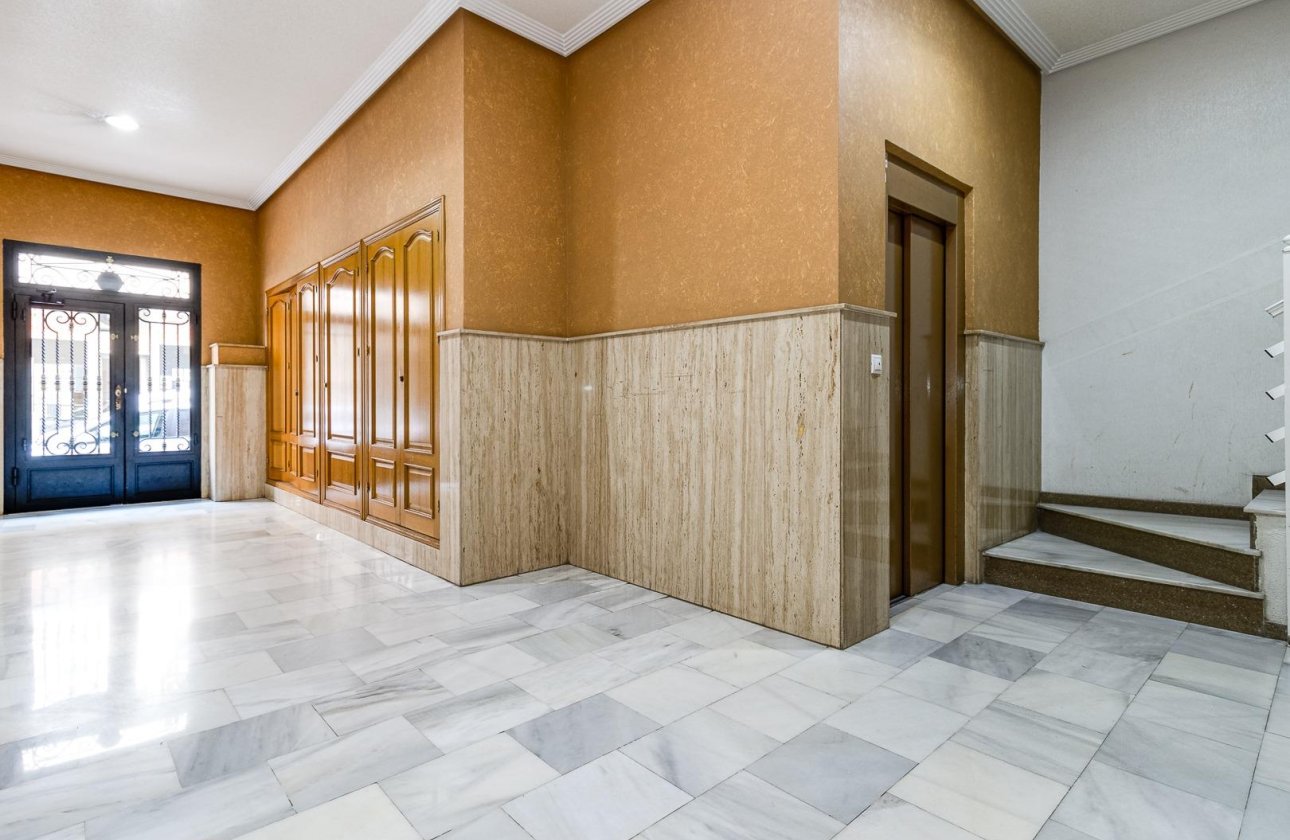 Herverkoop - Penthouse -
Torrevieja - Paseo Maritimo