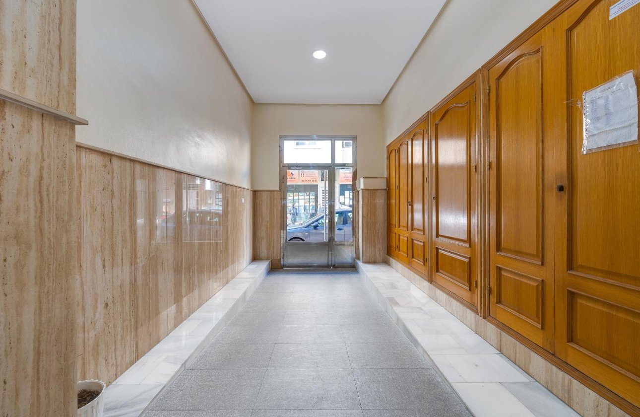 Herverkoop - Penthouse -
Torrevieja - Paseo Maritimo