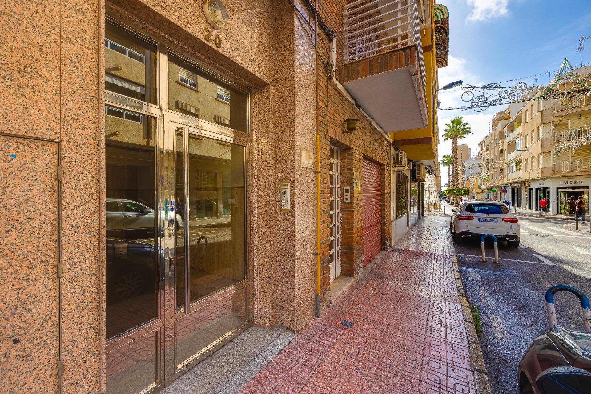 Herverkoop - Penthouse -
Torrevieja - Paseo Maritimo