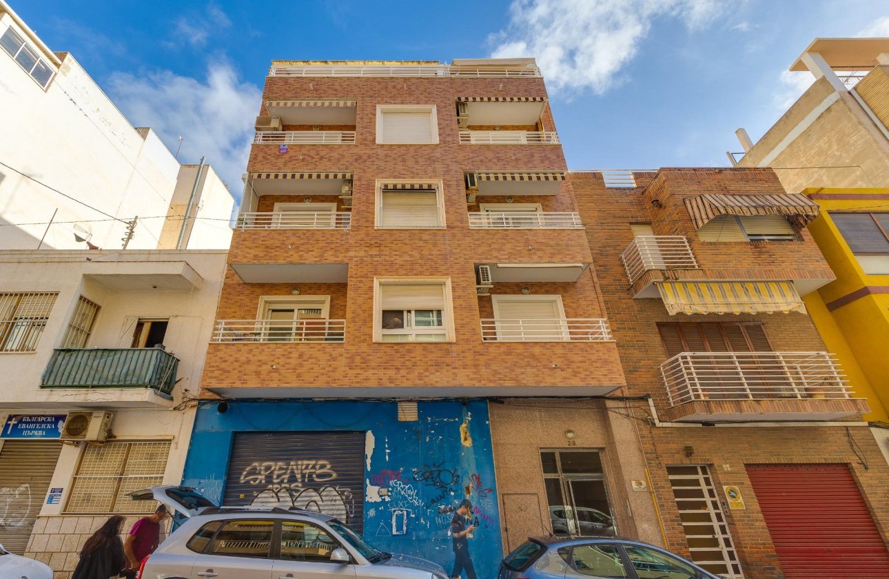 Herverkoop - Penthouse -
Torrevieja - Paseo Maritimo