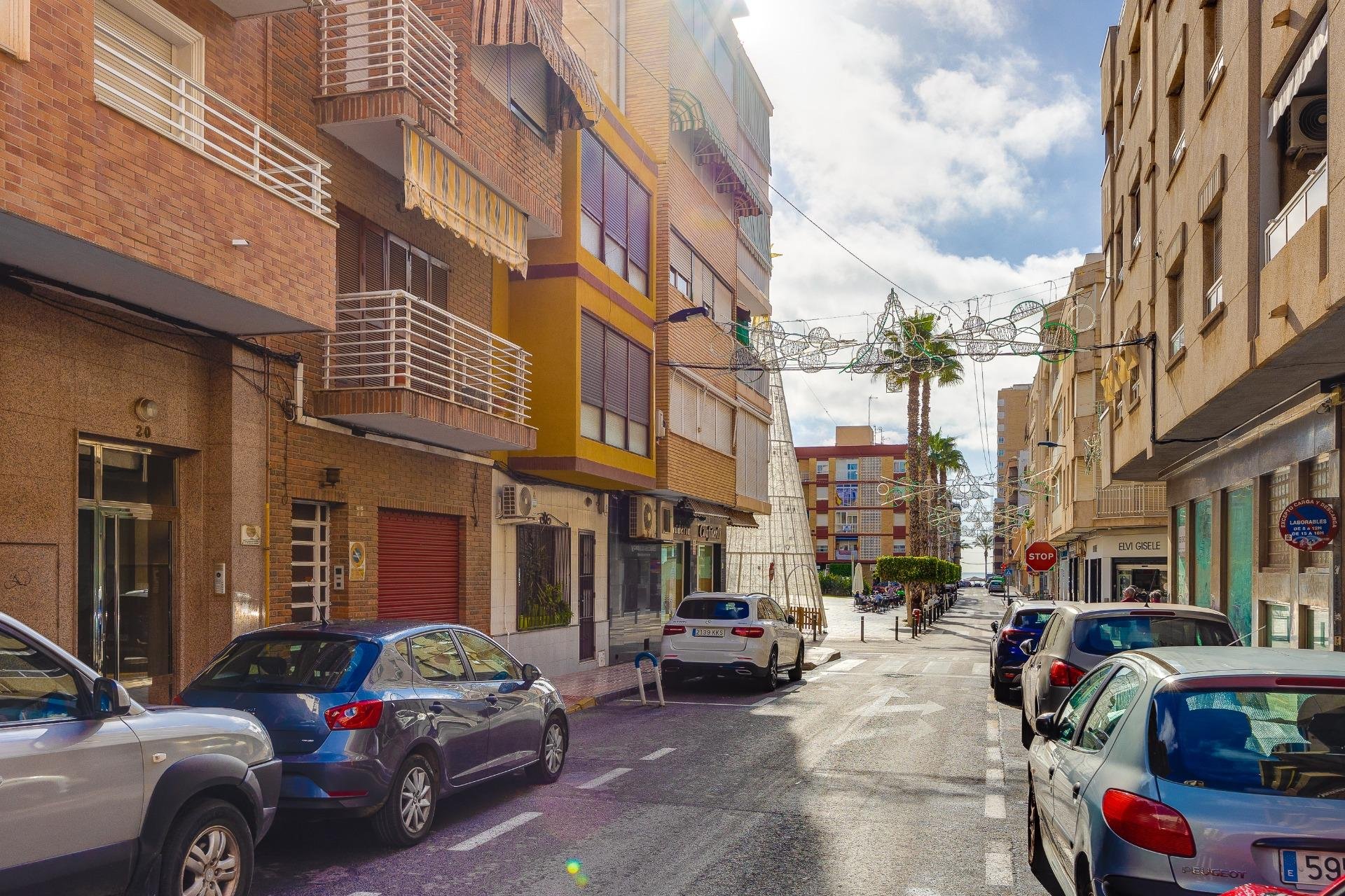 Herverkoop - Penthouse -
Torrevieja - Paseo Maritimo