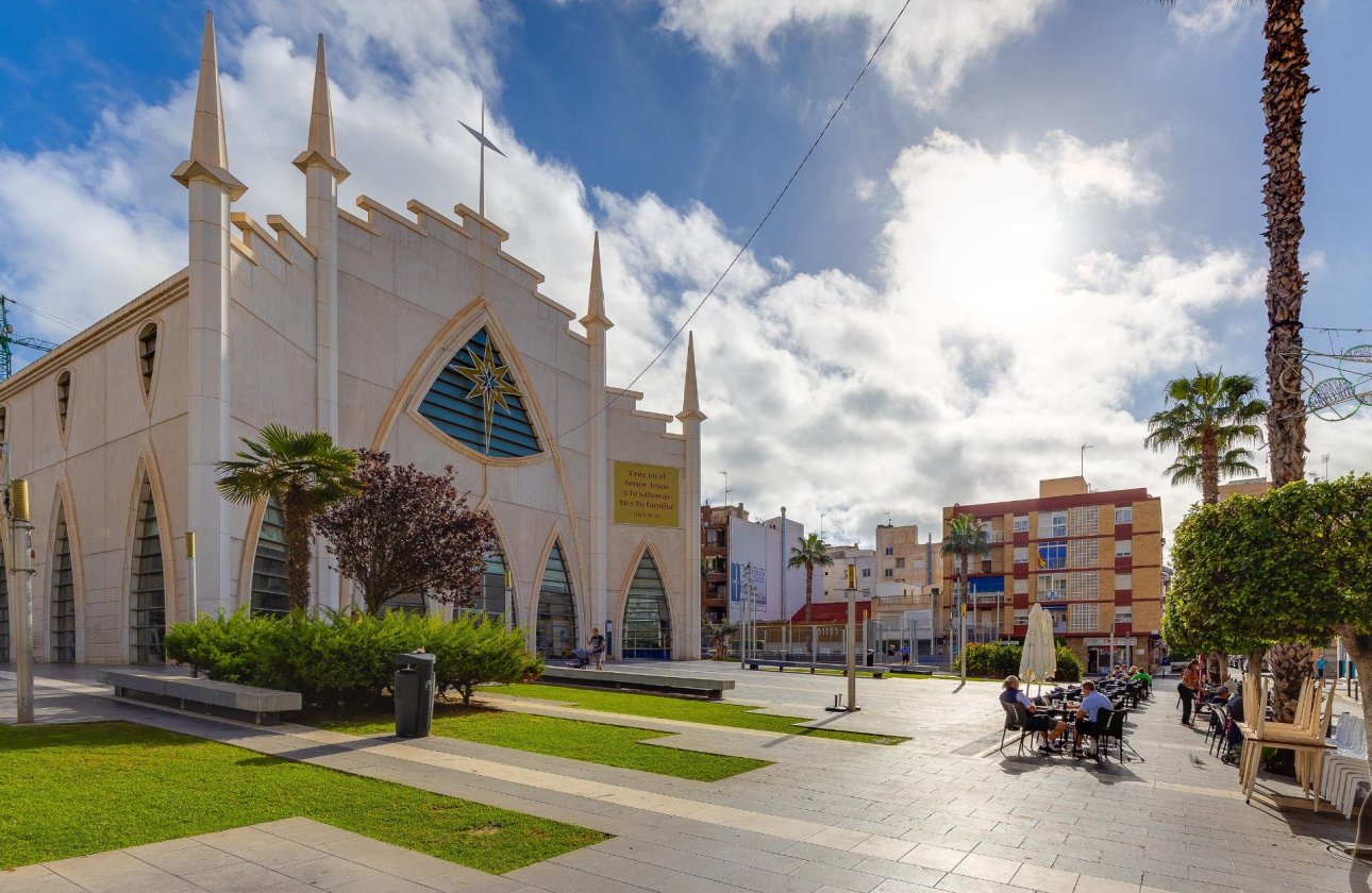 Herverkoop - Penthouse -
Torrevieja - Paseo Maritimo