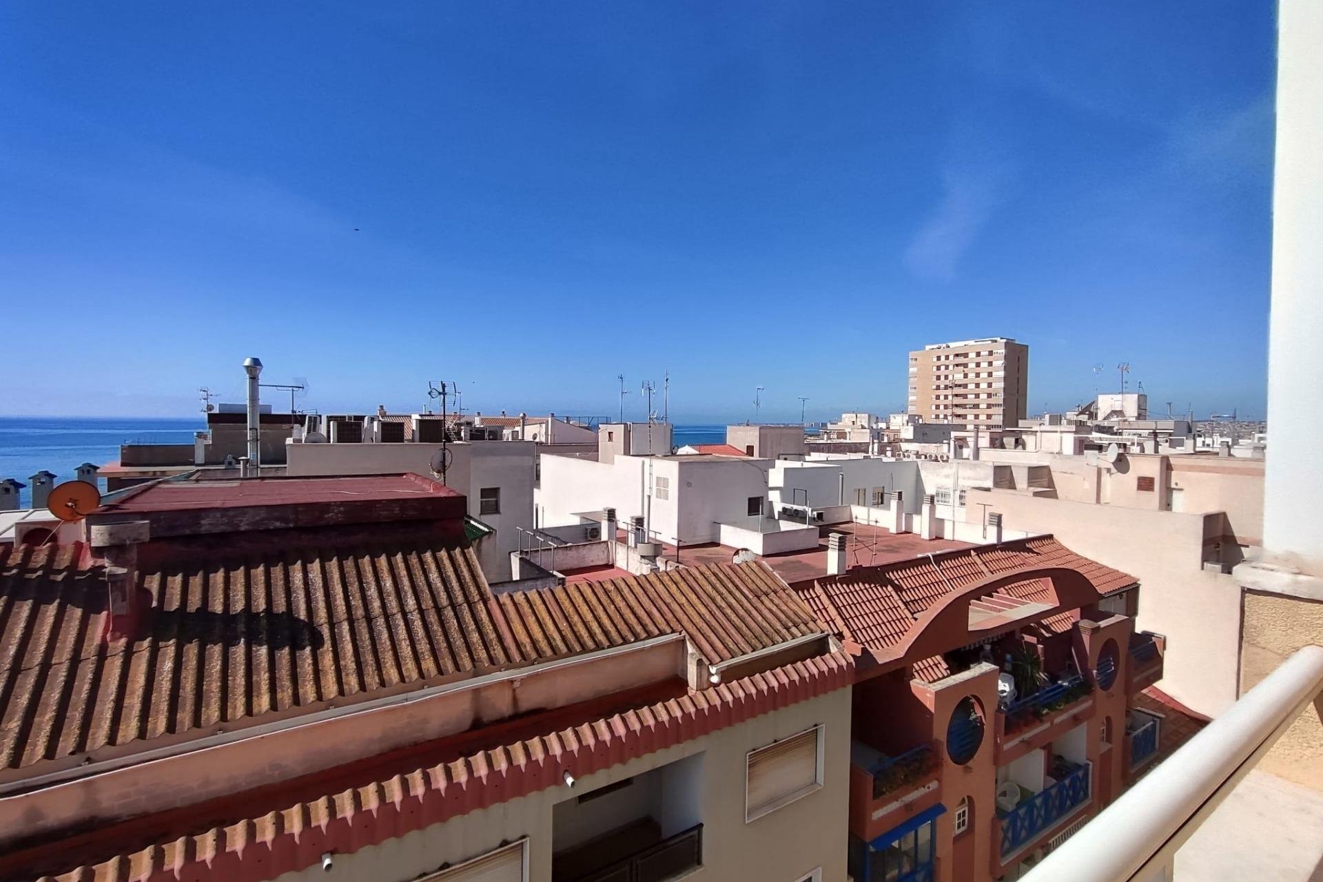 Herverkoop - Penthouse -
Torrevieja - Paseo Maritimo