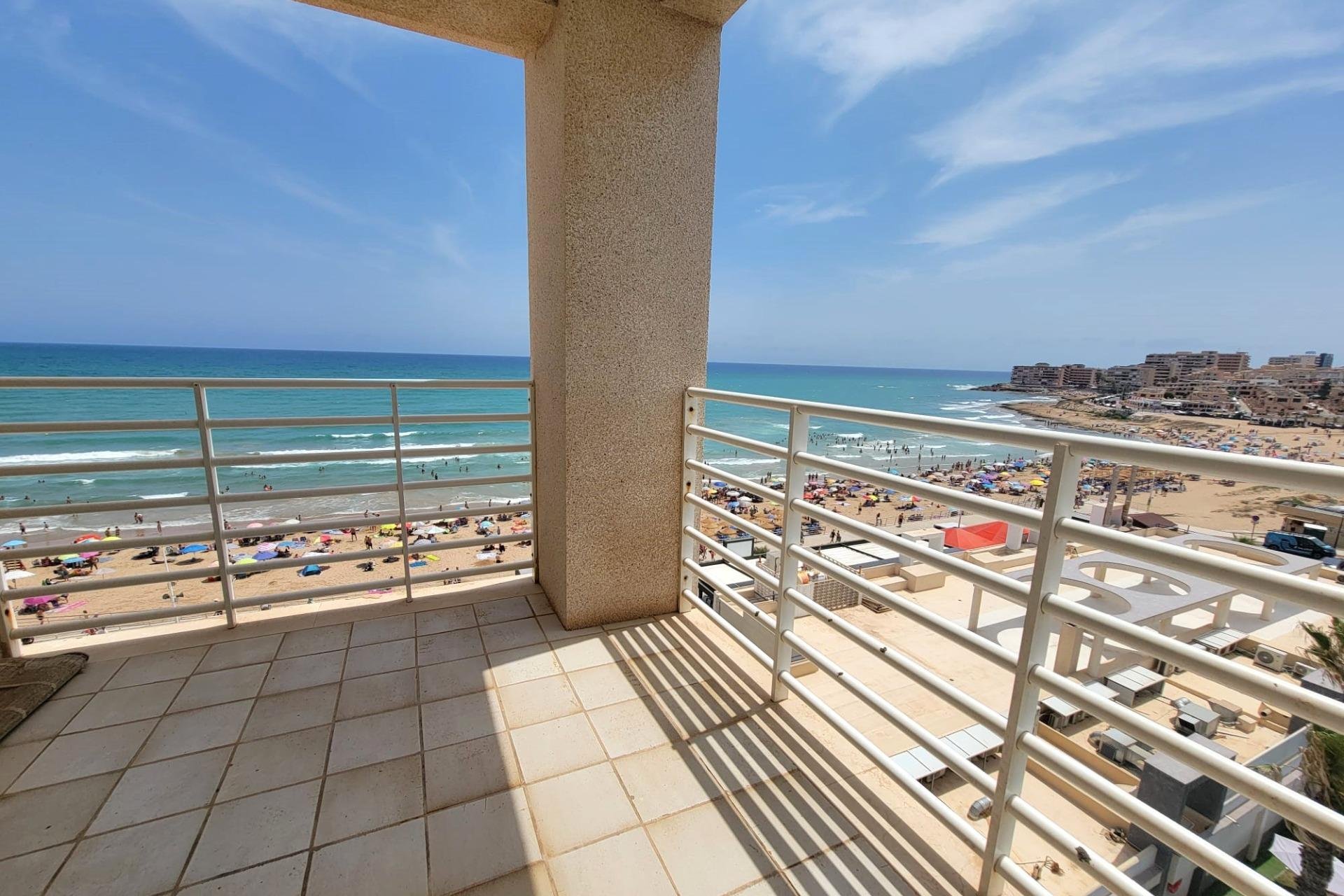 Herverkoop - Penthouse -
Torrevieja - Playa De La Mata