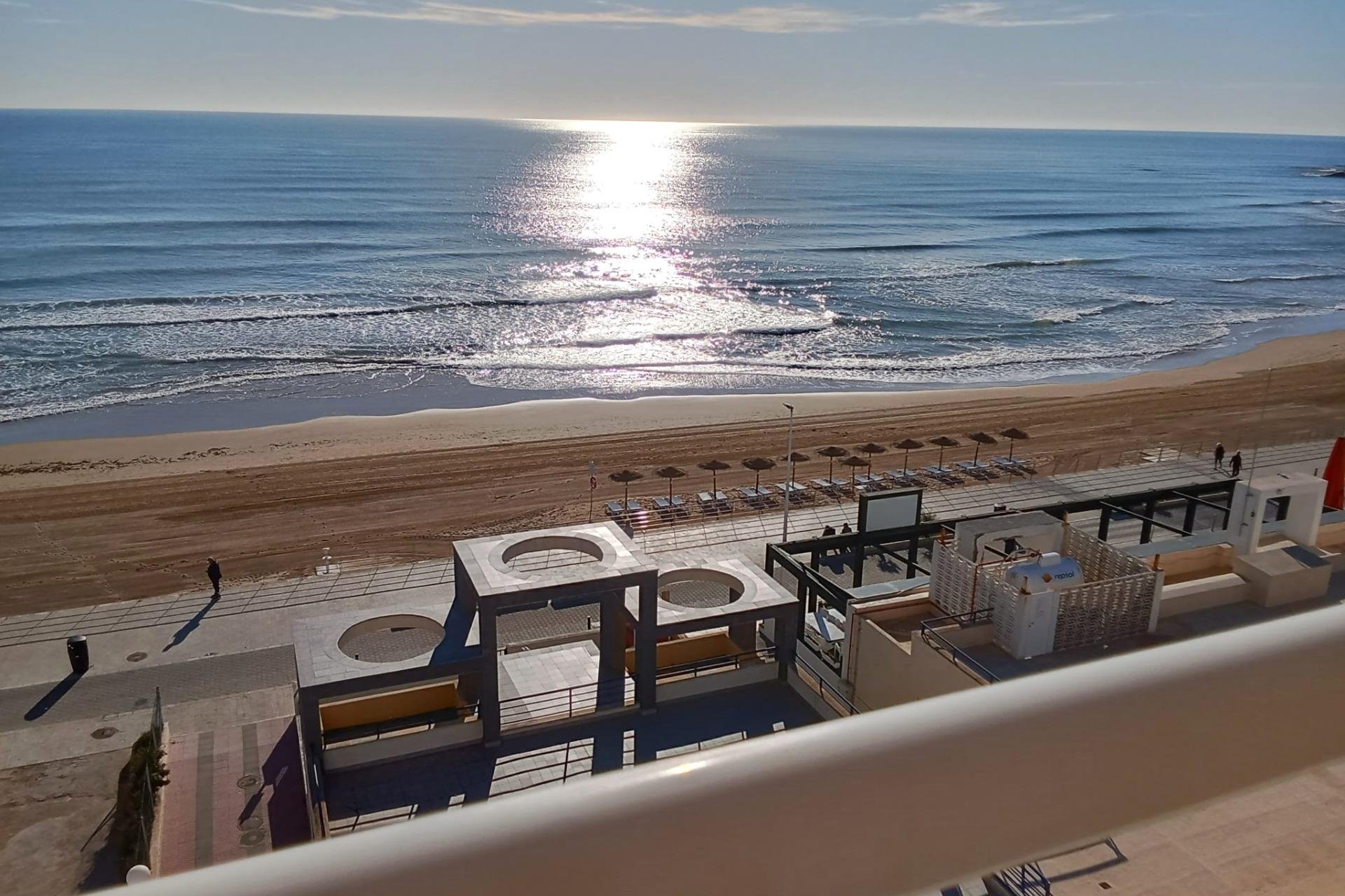 Herverkoop - Penthouse -
Torrevieja - Playa De La Mata