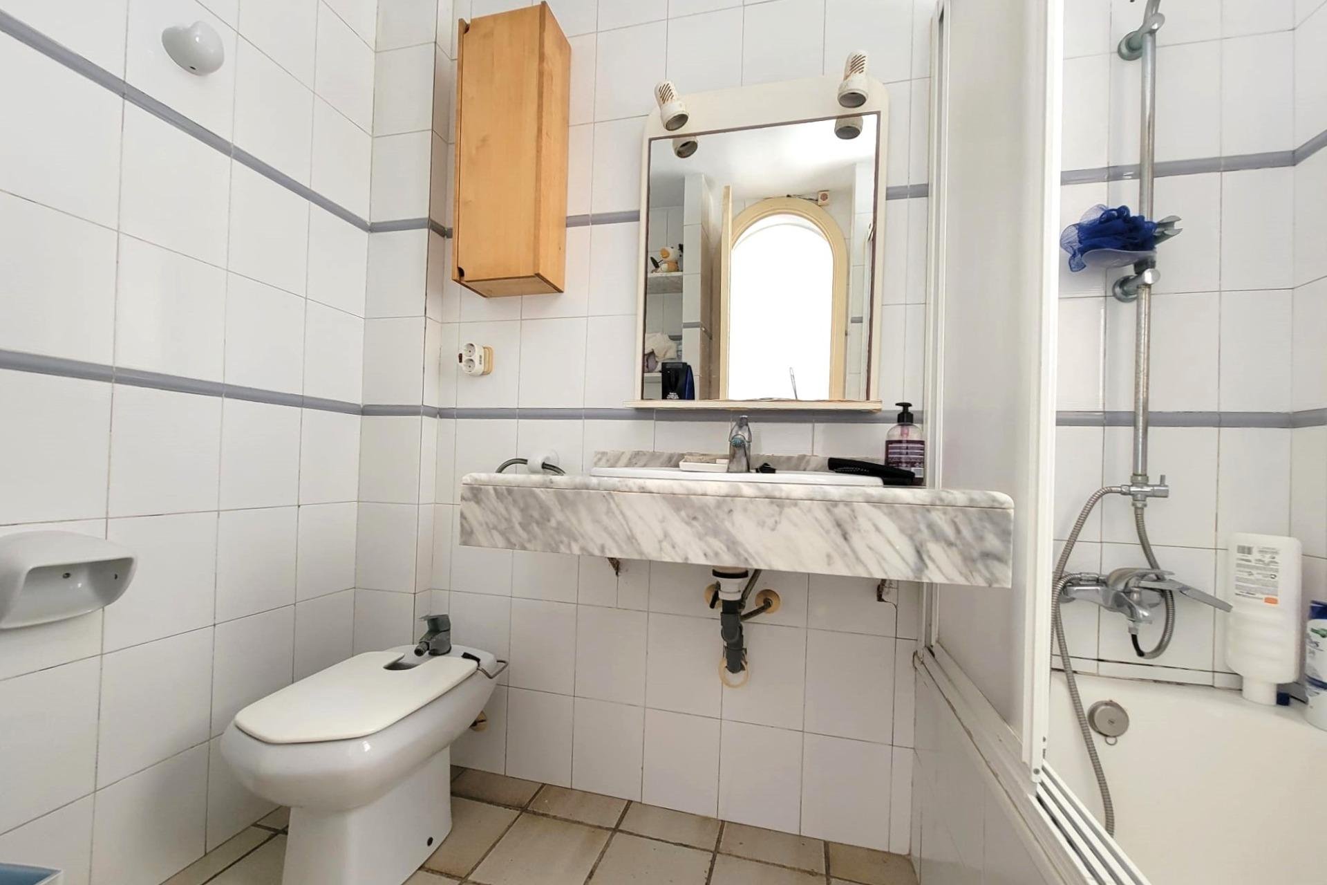 Herverkoop - Penthouse -
Torrevieja - Playa De La Mata