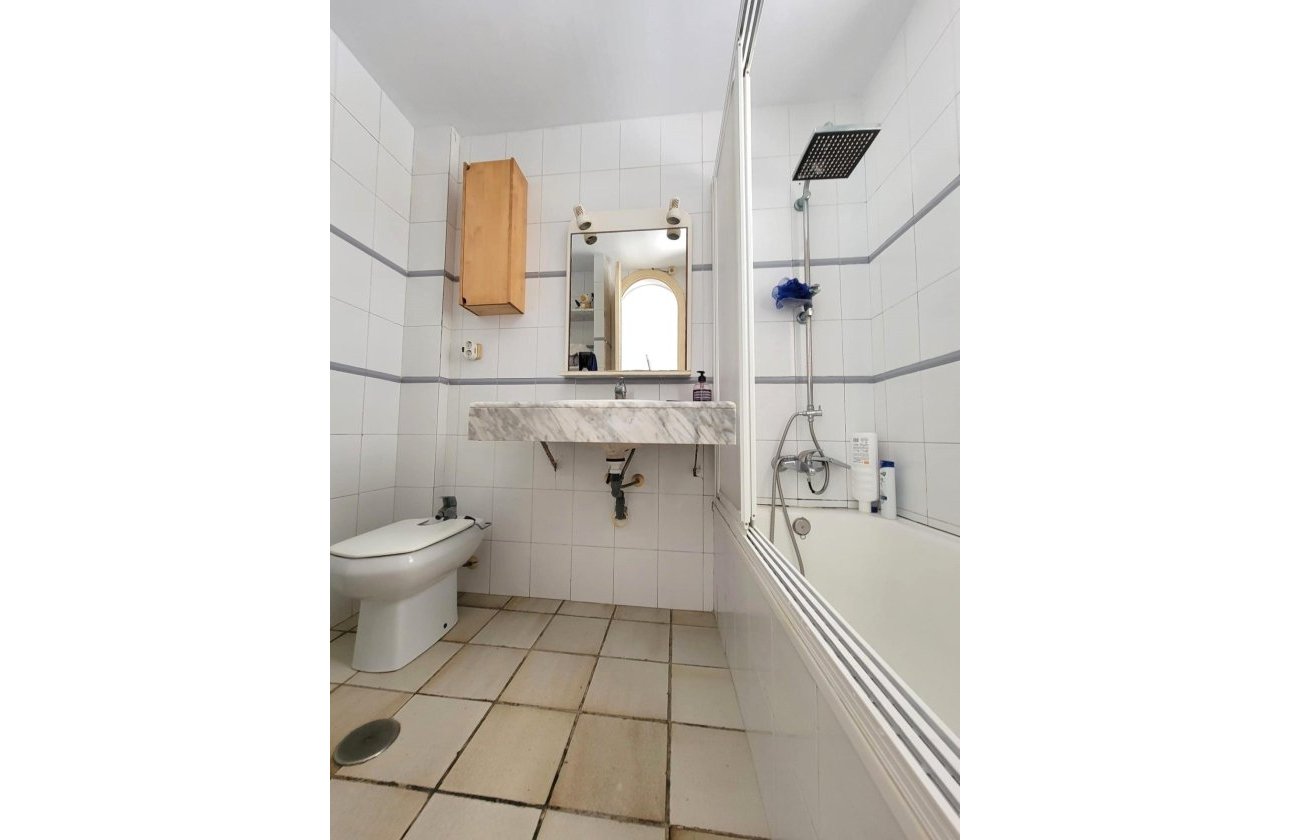 Herverkoop - Penthouse -
Torrevieja - Playa De La Mata