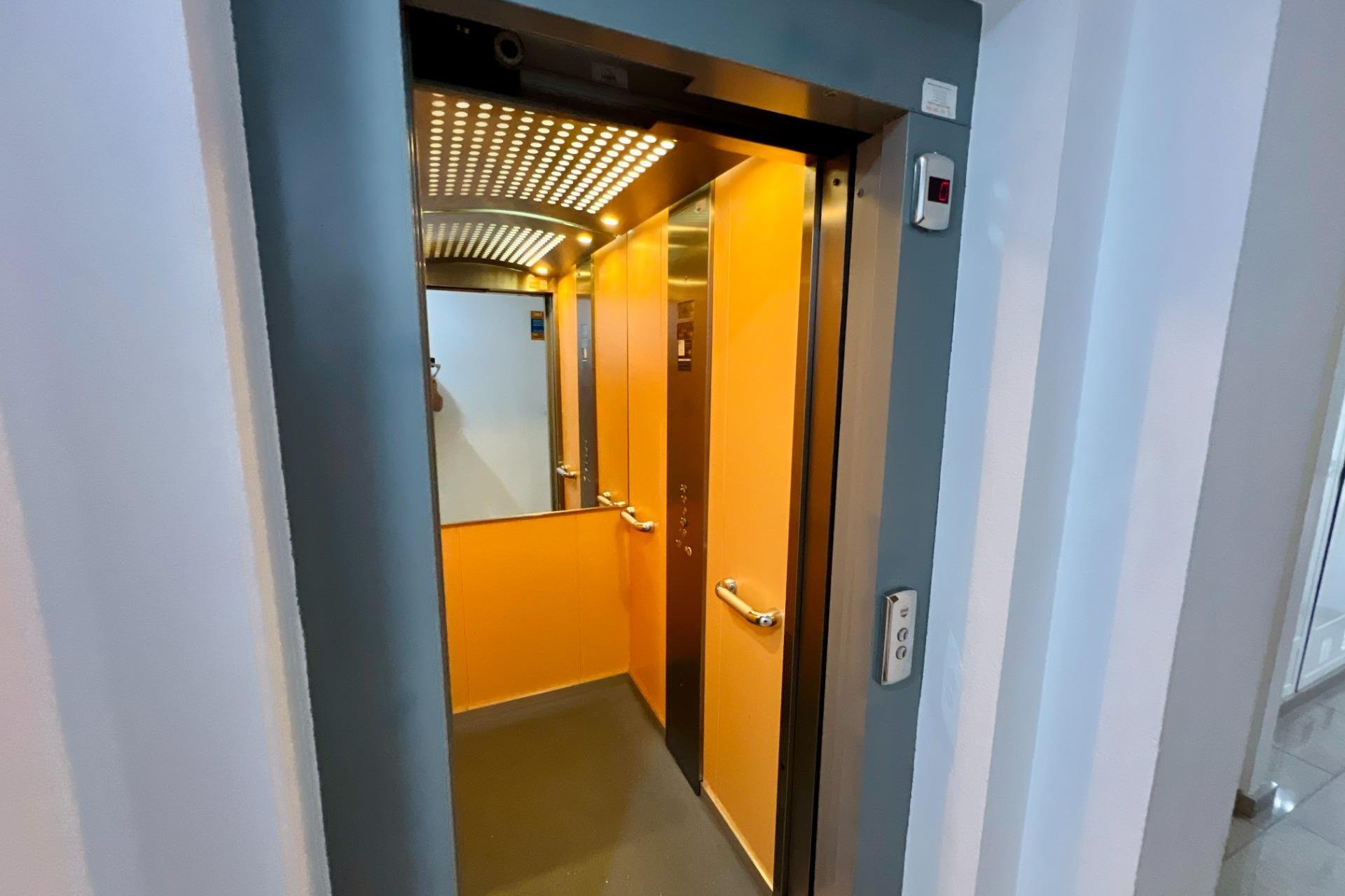 Herverkoop - Penthouse -
Torrevieja - Playa de los Locos