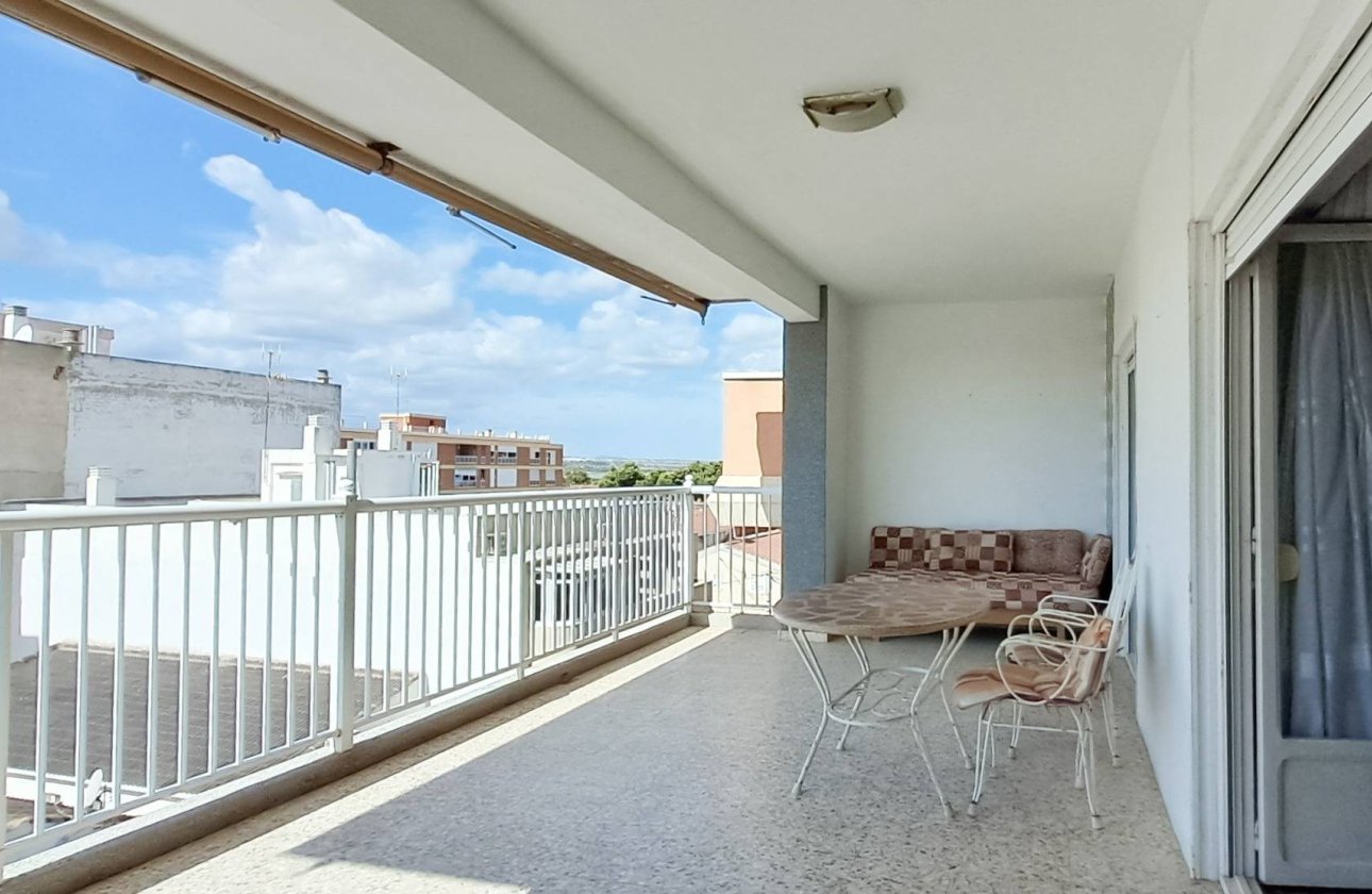 Herverkoop - Penthouse -
Torrevieja - Playa De Los Naufragos