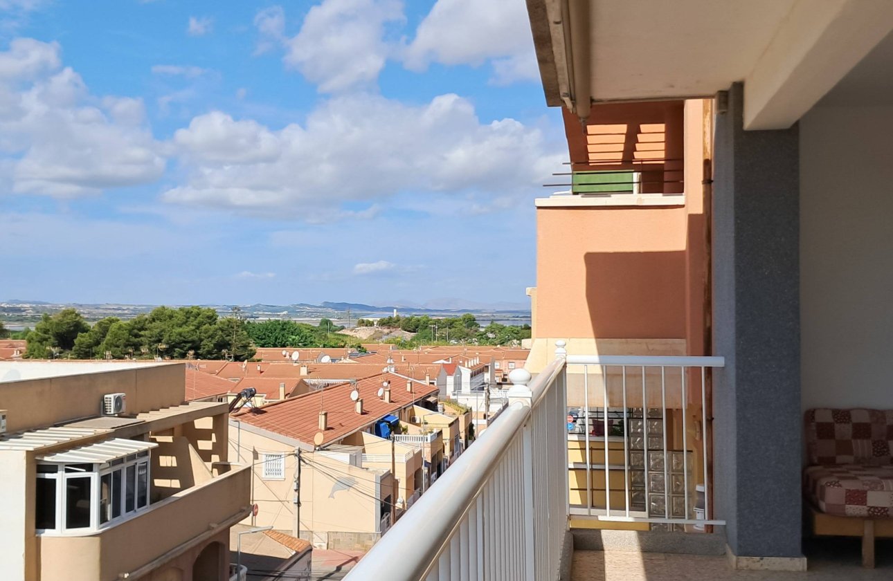 Herverkoop - Penthouse -
Torrevieja - Playa De Los Naufragos