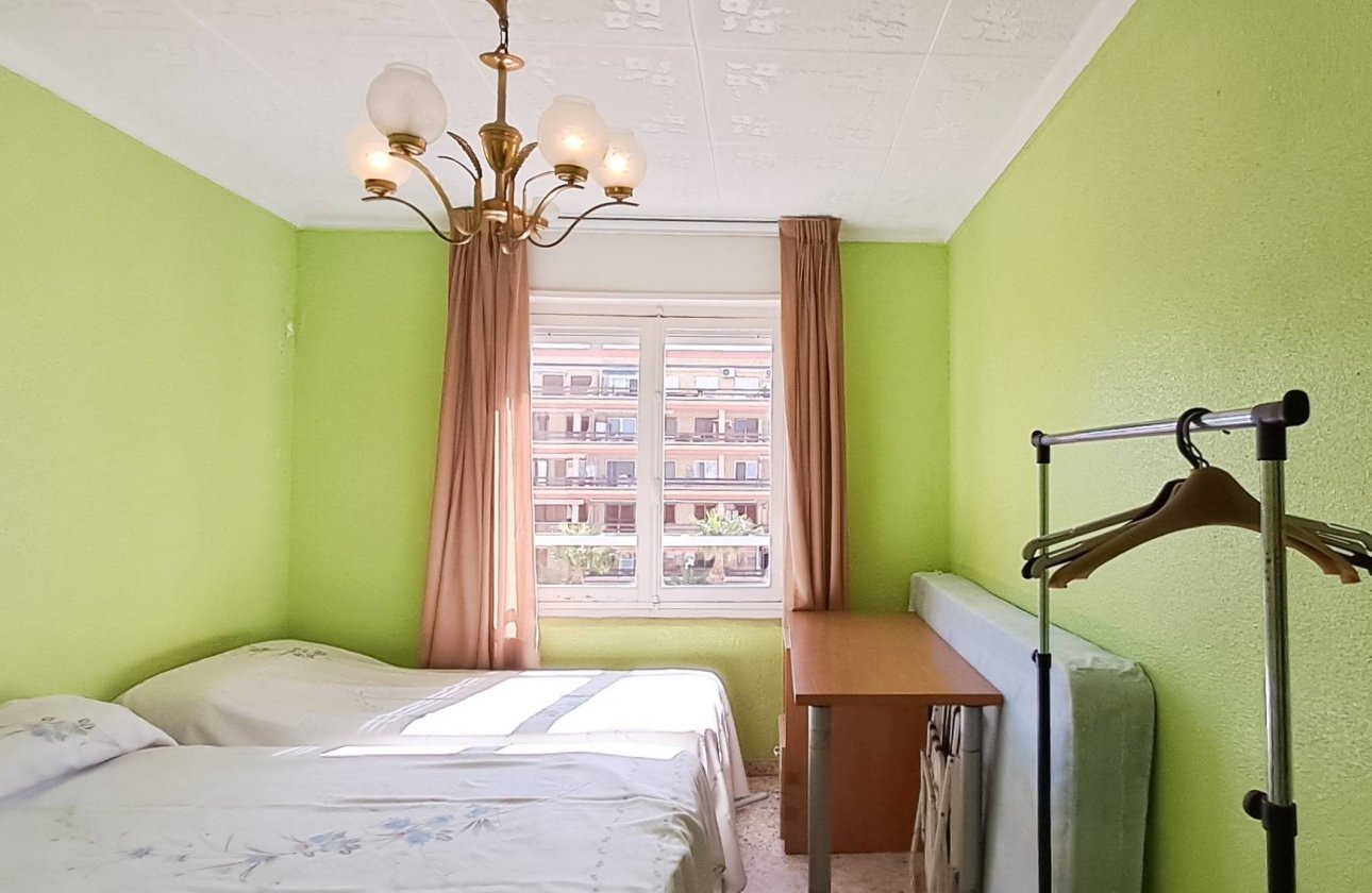 Herverkoop - Penthouse -
Torrevieja - Playa De Los Naufragos