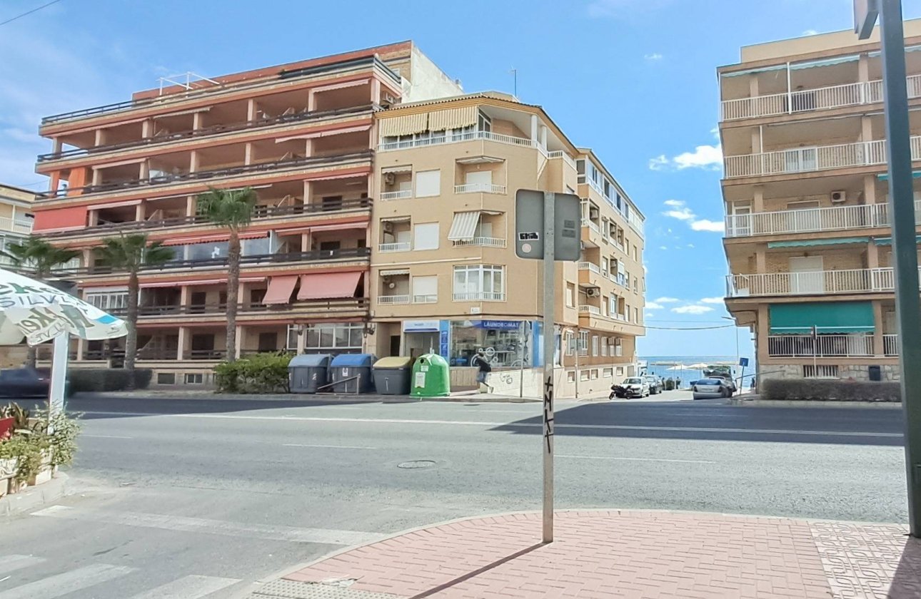 Herverkoop - Penthouse -
Torrevieja - Playa De Los Naufragos