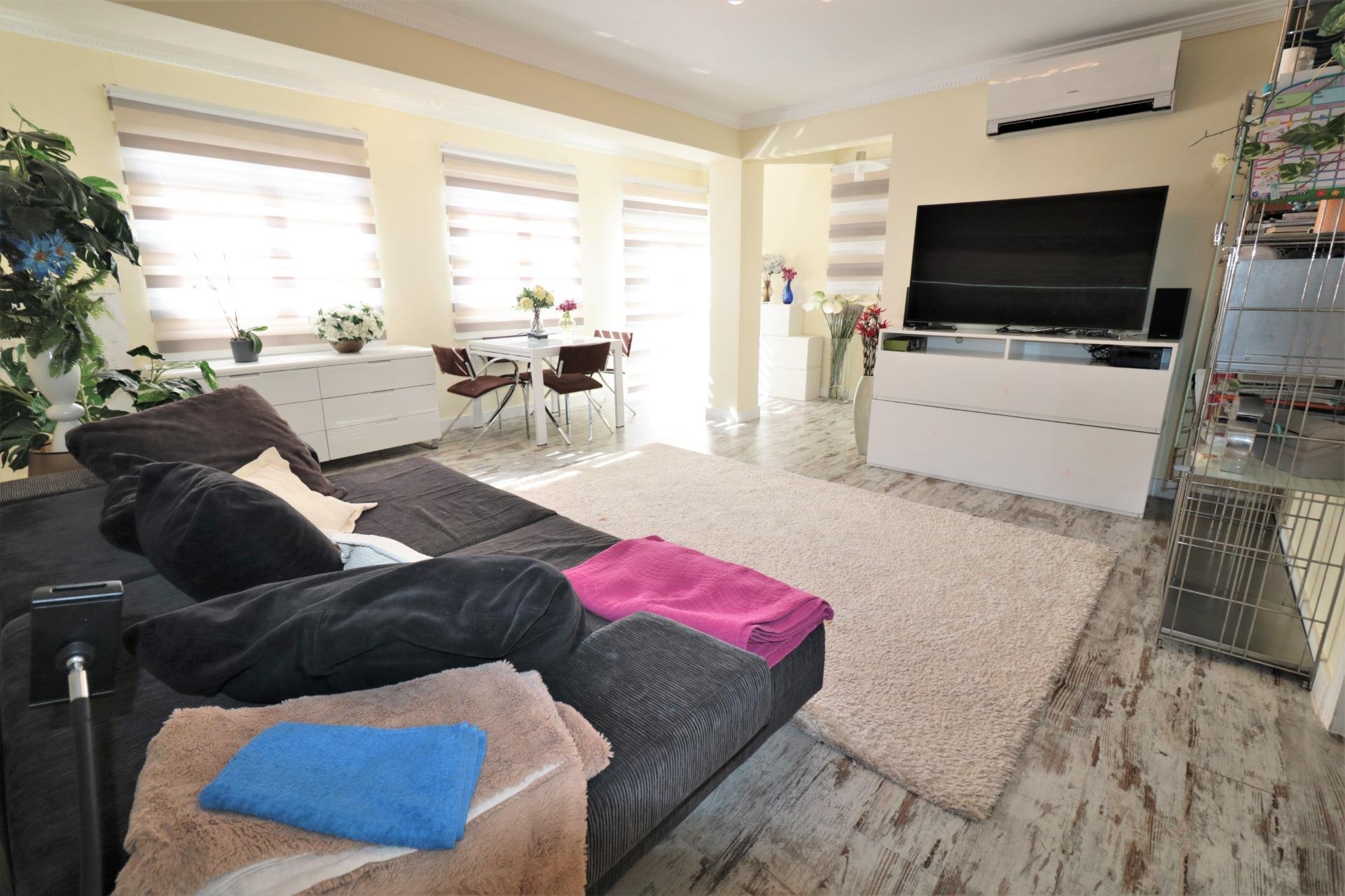 Herverkoop - Penthouse -
Torrevieja - Playa De Los Naufragos