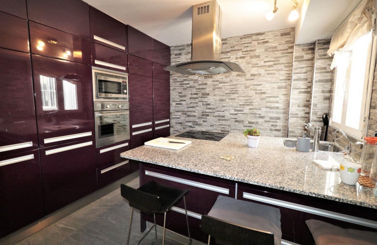 Herverkoop - Penthouse -
Torrevieja - Playa De Los Naufragos