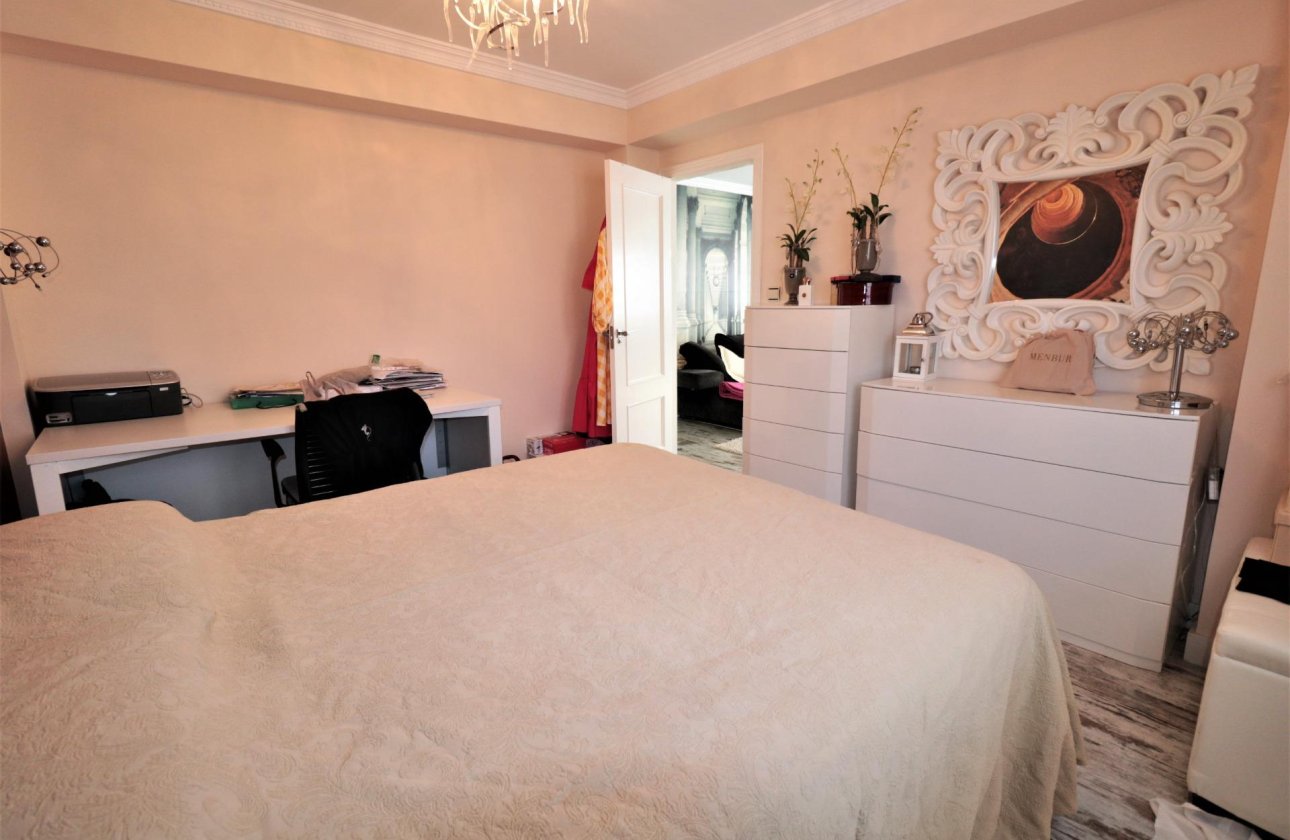 Herverkoop - Penthouse -
Torrevieja - Playa De Los Naufragos