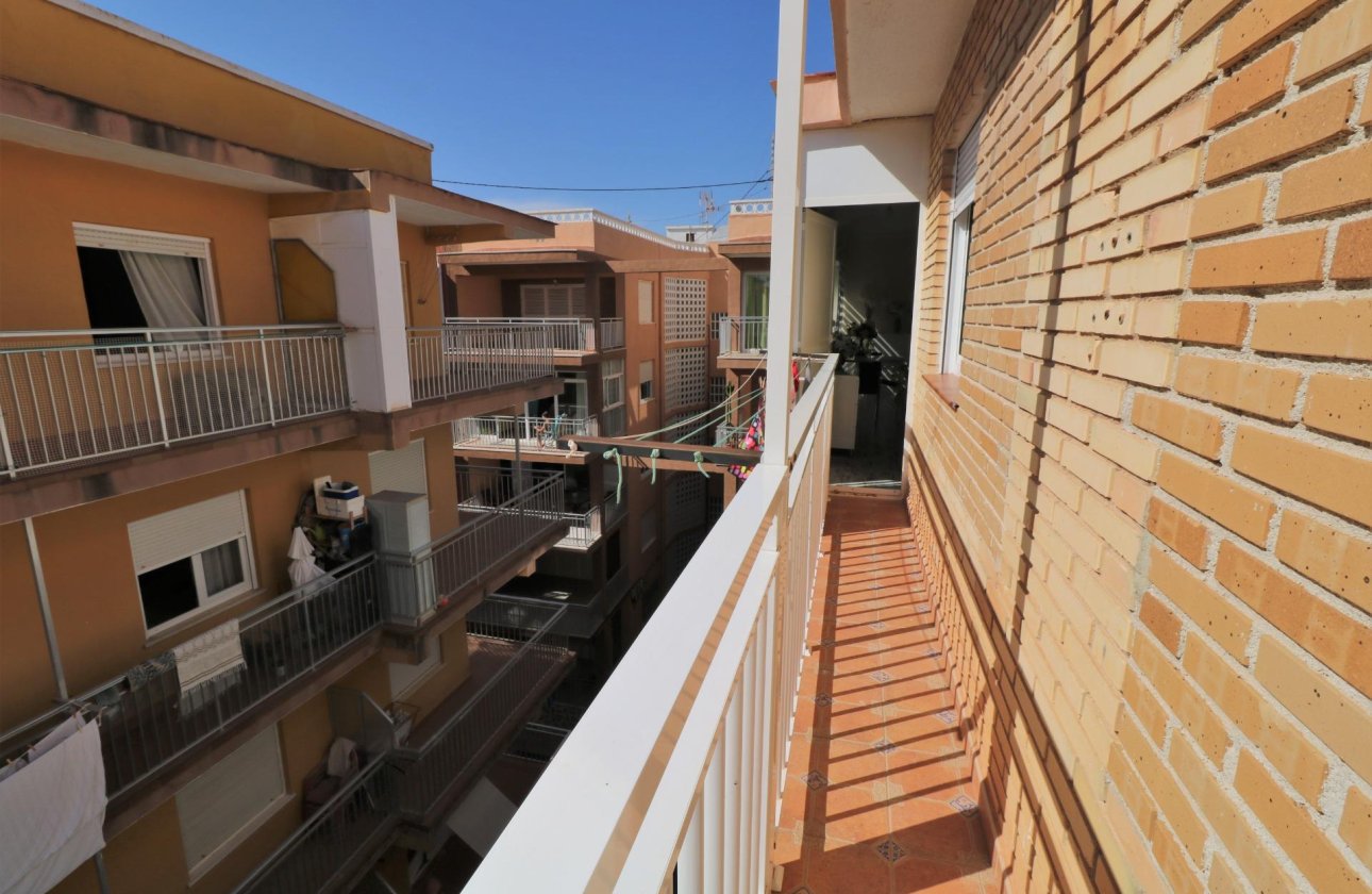 Herverkoop - Penthouse -
Torrevieja - Playa De Los Naufragos