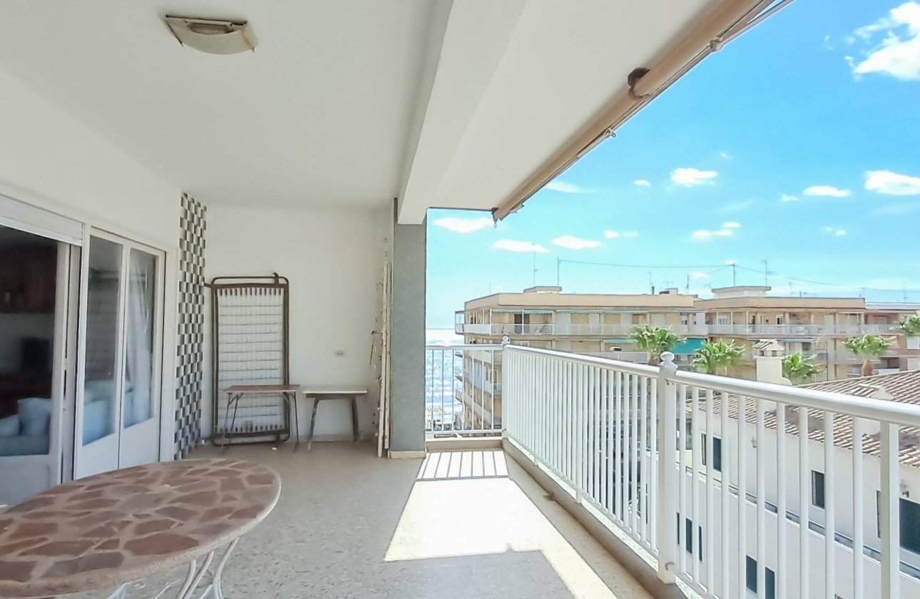Herverkoop - Penthouse -
Torrevieja - Playa De Los Naufragos