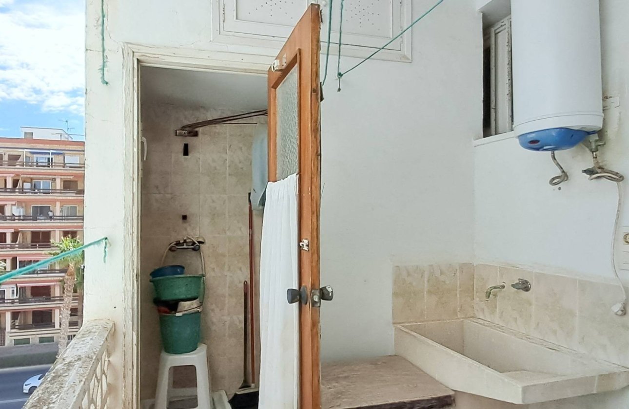 Herverkoop - Penthouse -
Torrevieja - Playa De Los Naufragos