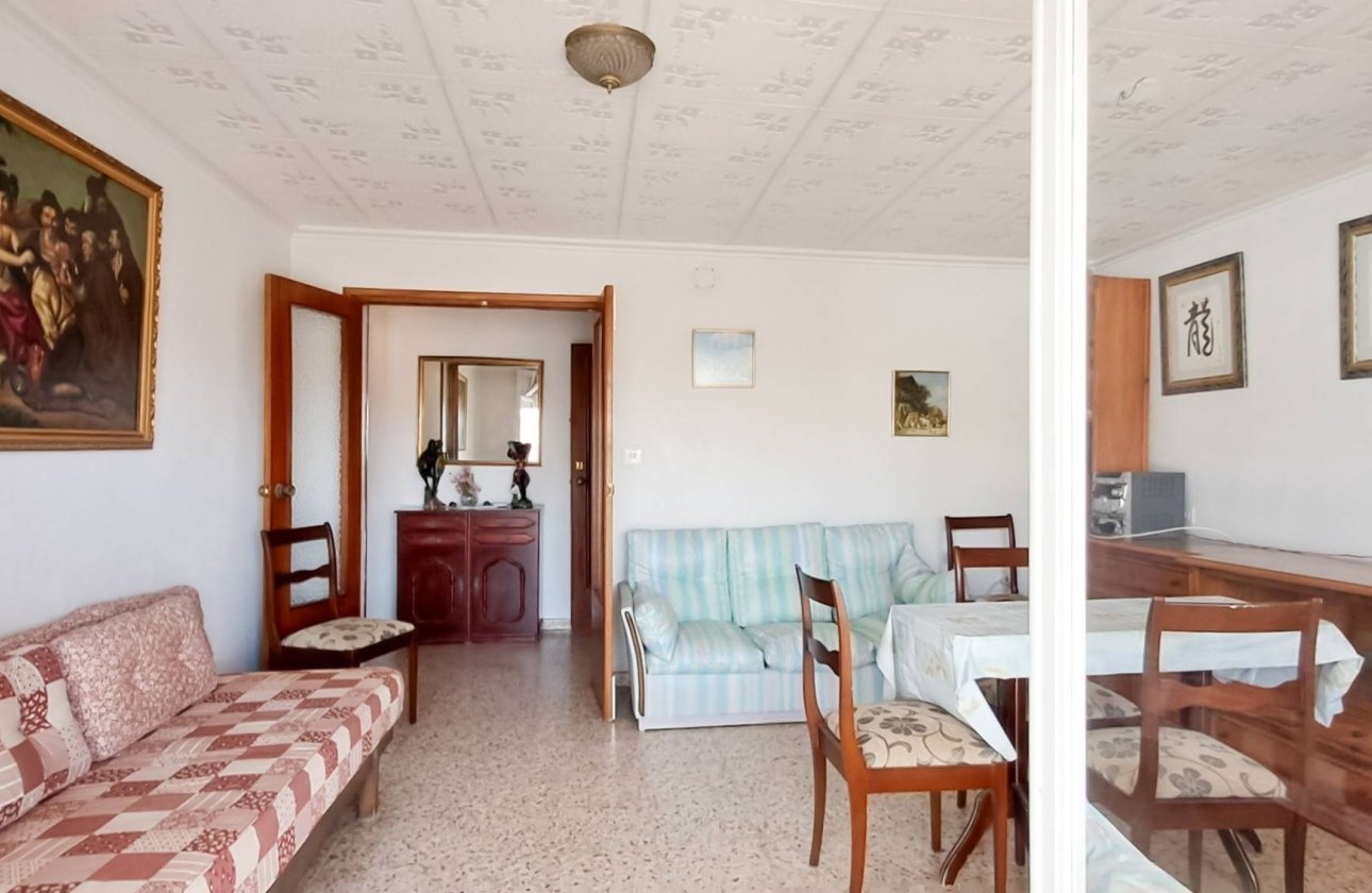 Herverkoop - Penthouse -
Torrevieja - Playa De Los Naufragos