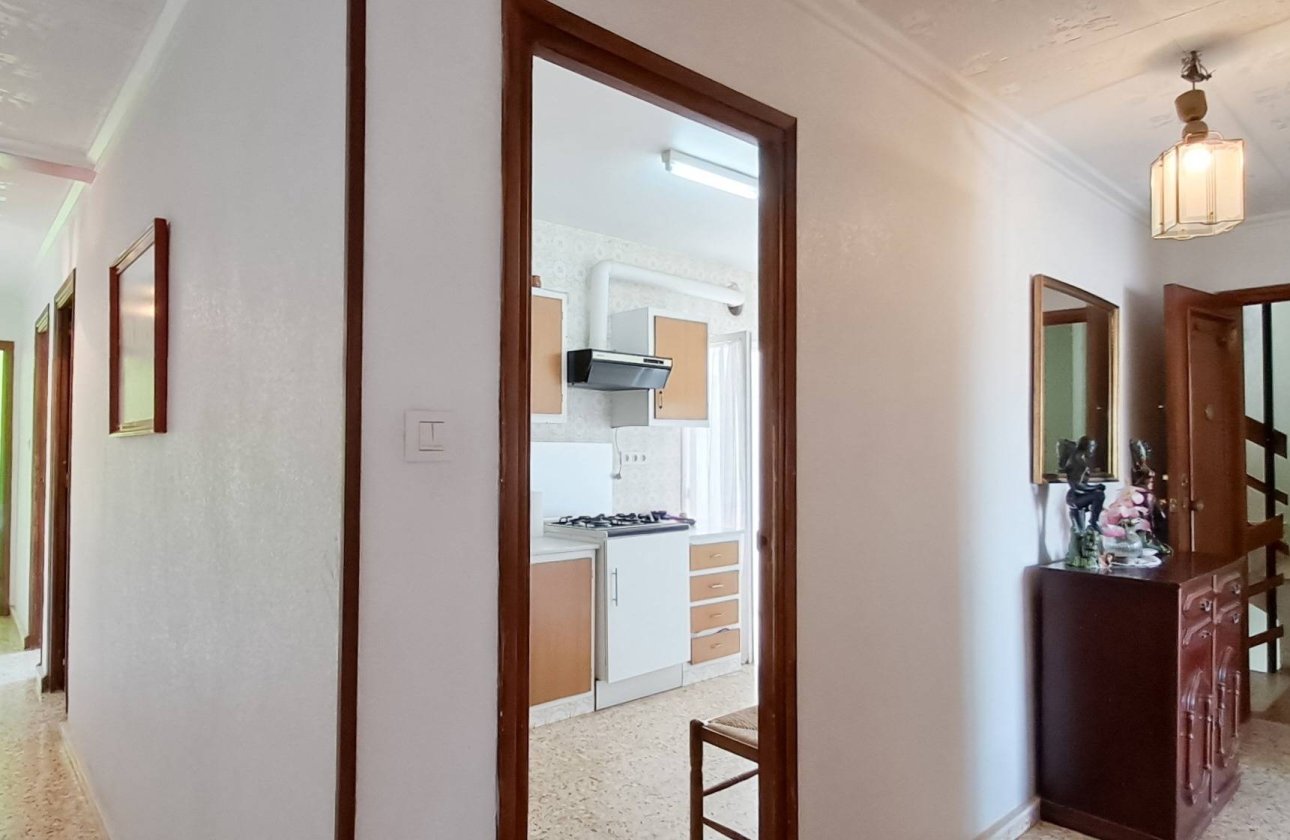 Herverkoop - Penthouse -
Torrevieja - Playa De Los Naufragos
