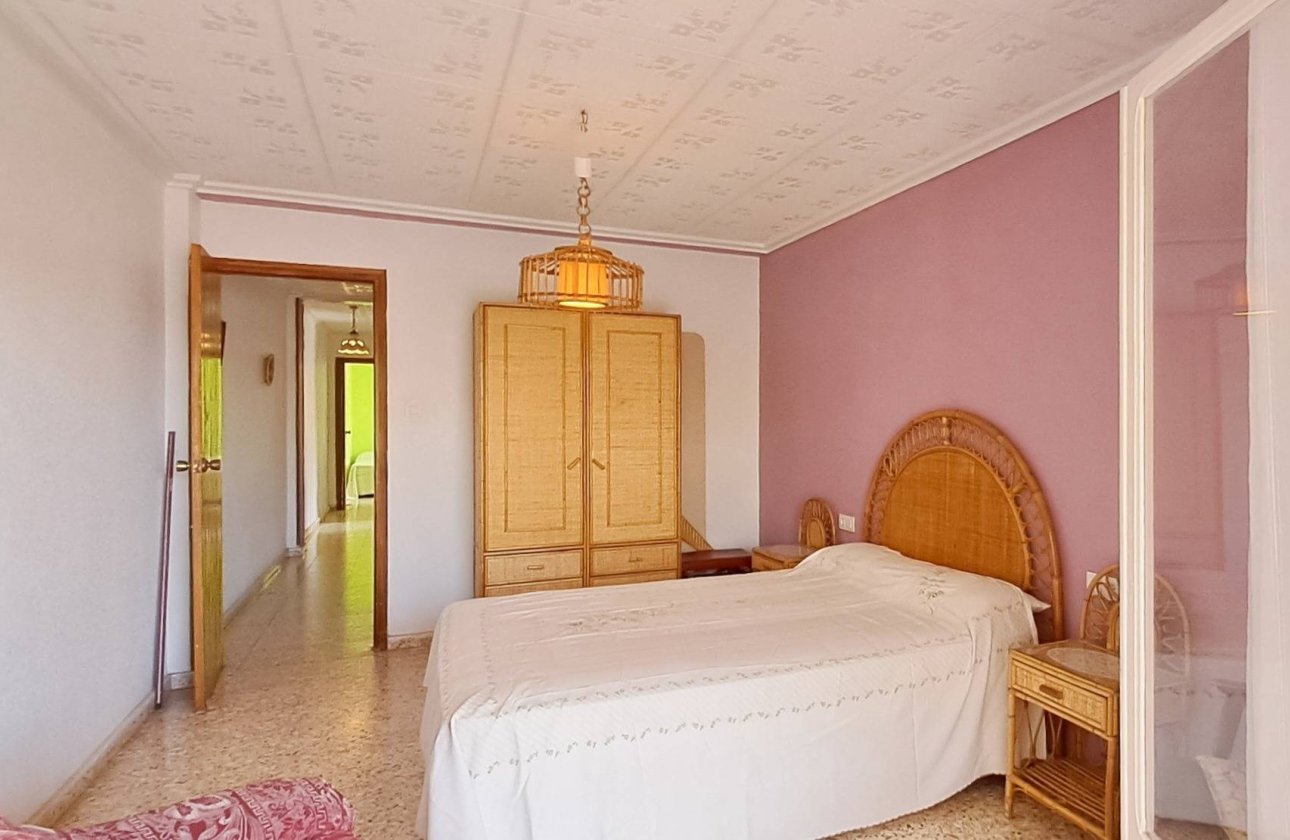 Herverkoop - Penthouse -
Torrevieja - Playa De Los Naufragos