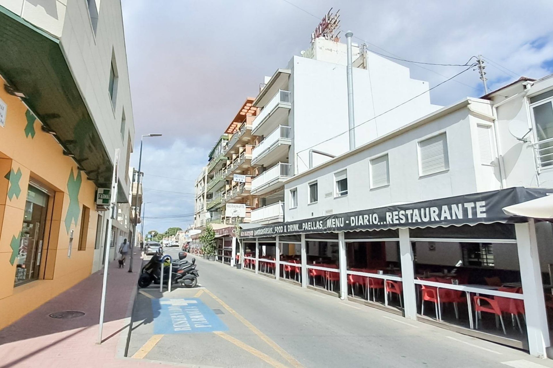 Herverkoop - Penthouse -
Torrevieja - Playa De Los Naufragos