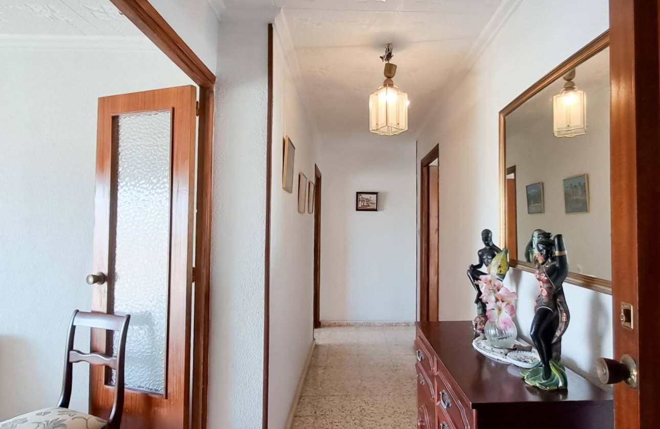Herverkoop - Penthouse -
Torrevieja - Playa De Los Naufragos